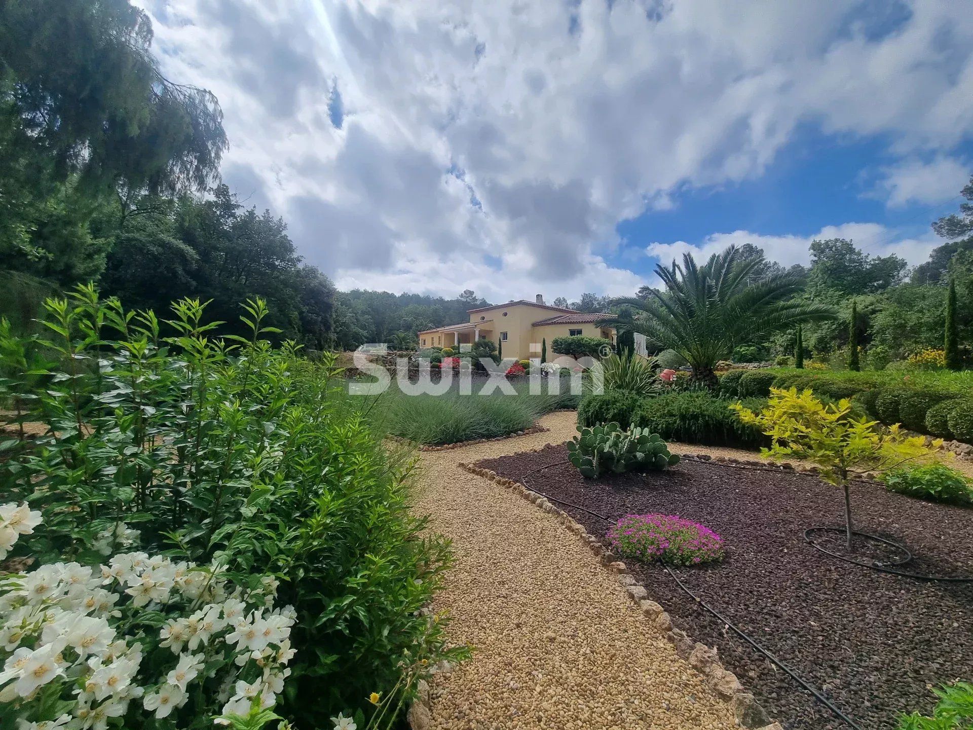 house 6 Rooms for sale on Les Arcs (83460)