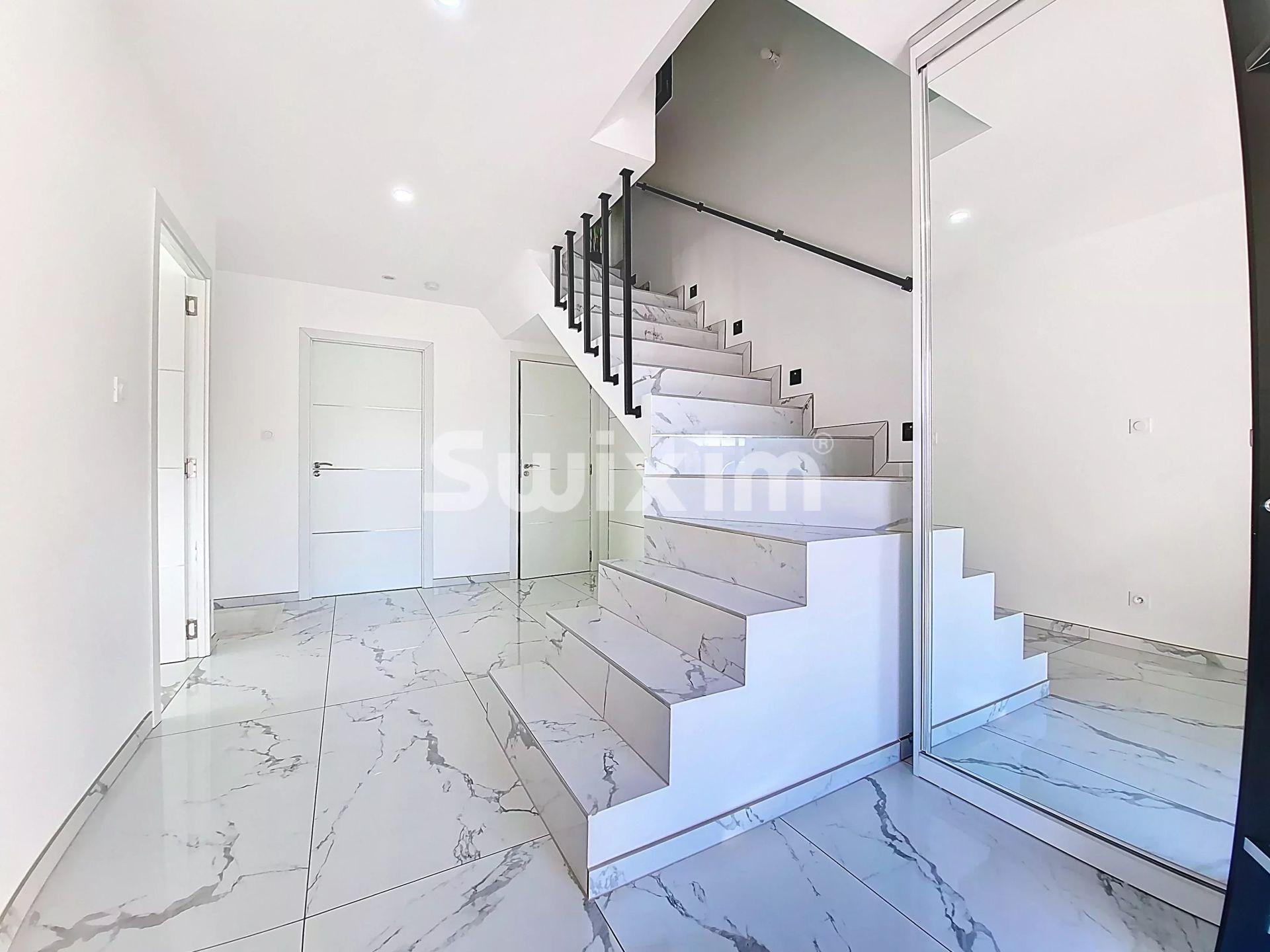 house 5 Rooms for sale on Brion (01460)