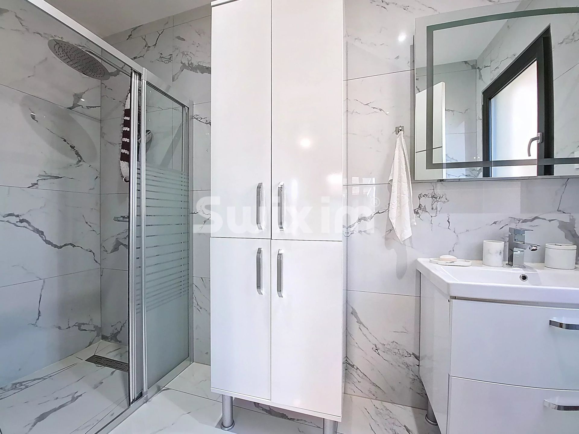 house 5 Rooms for sale on Brion (01460)