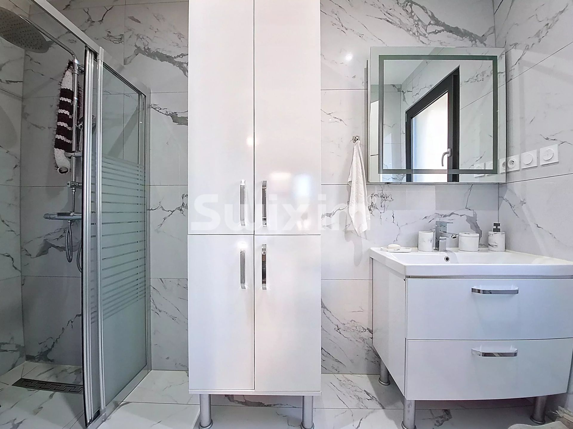 house 5 Rooms for sale on Brion (01460)