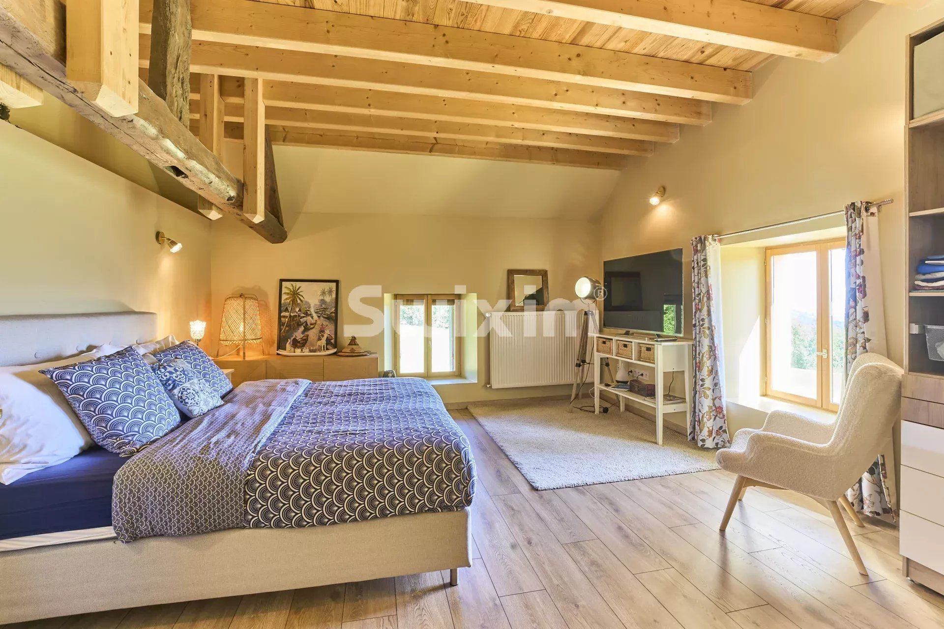 house 10 Rooms for sale on Pers-Jussy (74930)