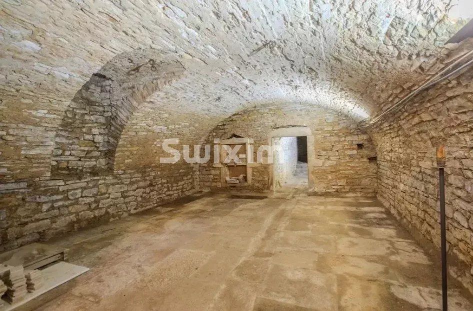 propiedad 24 Salas en venta en Givry (71640)