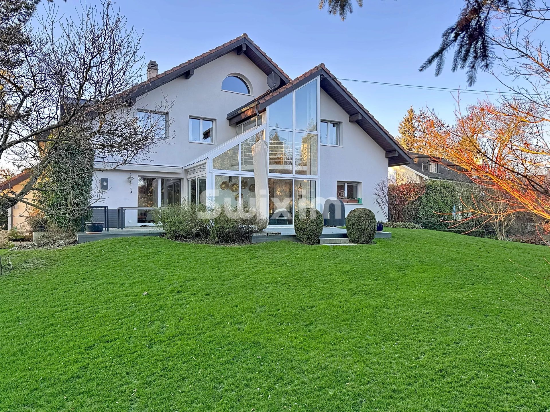 villa 11 Salas en venta en Coppet (1296)