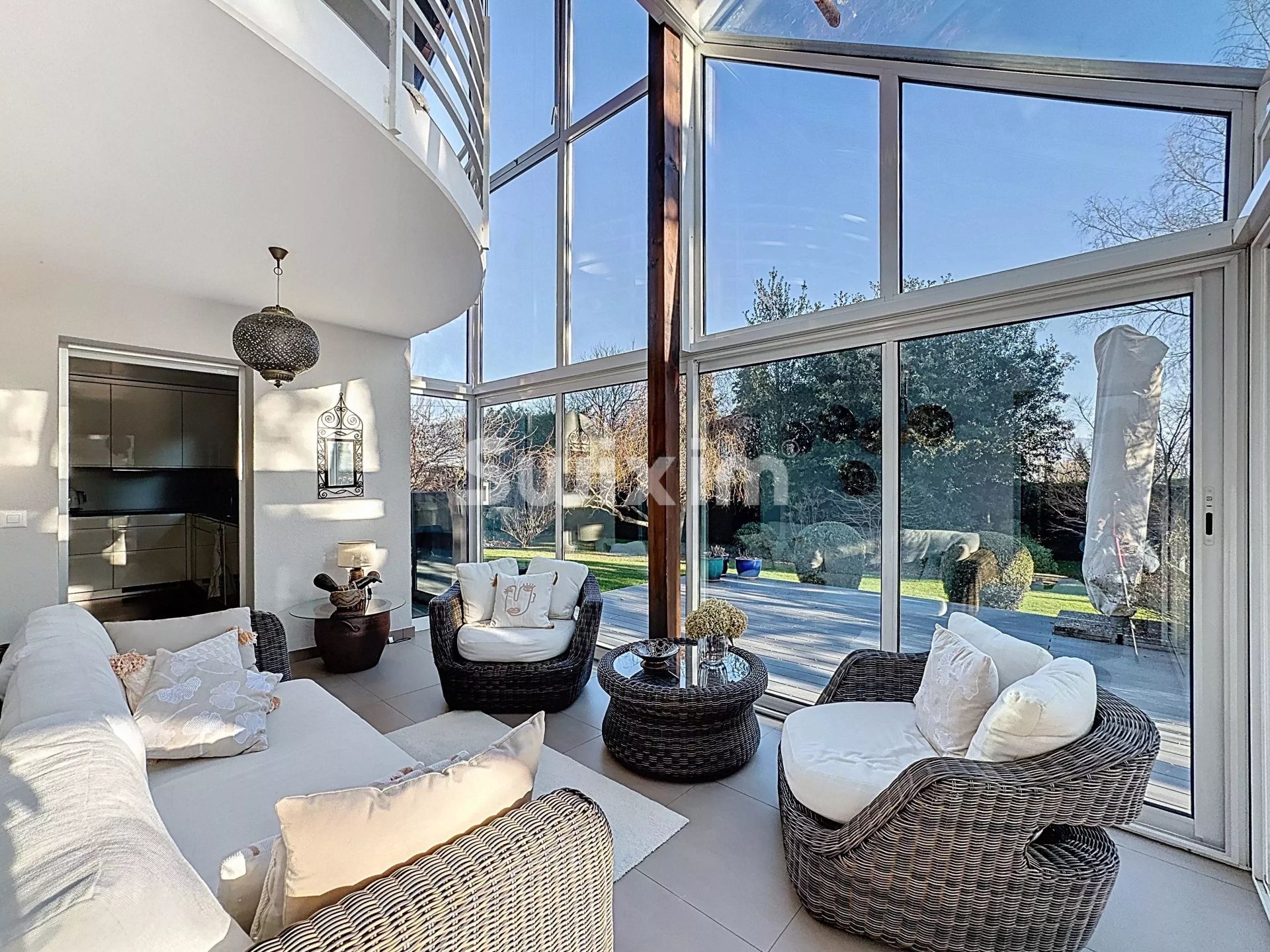 villa 11 Salas en venta en Coppet (1296)