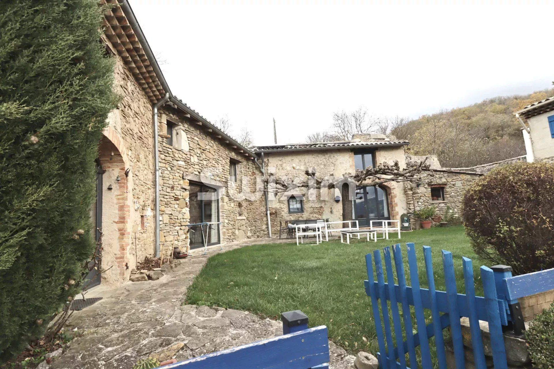 property 10 Rooms for sale on Roynac (26450)