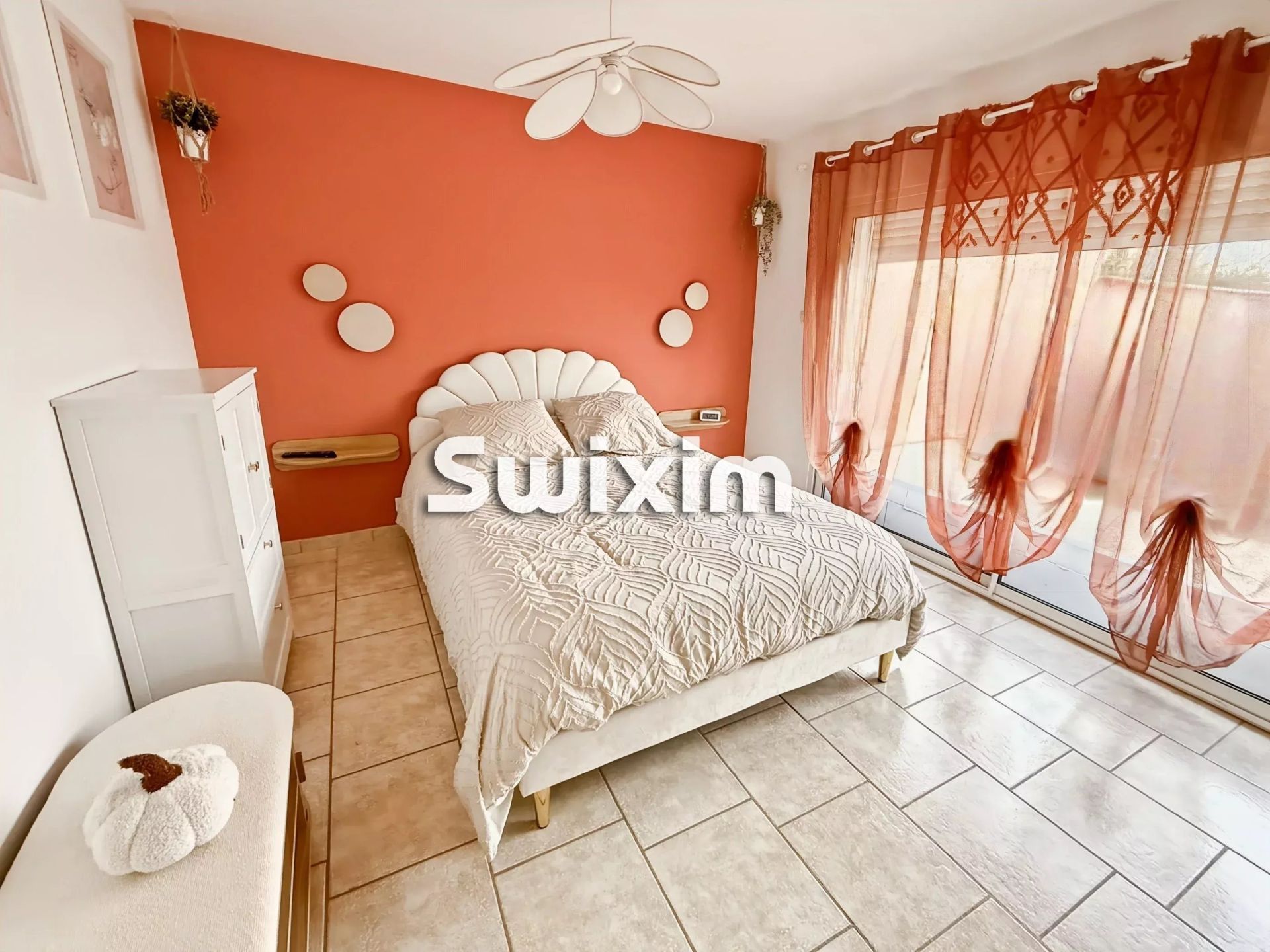 house 5 Rooms for sale on Pierrelatte (26700)