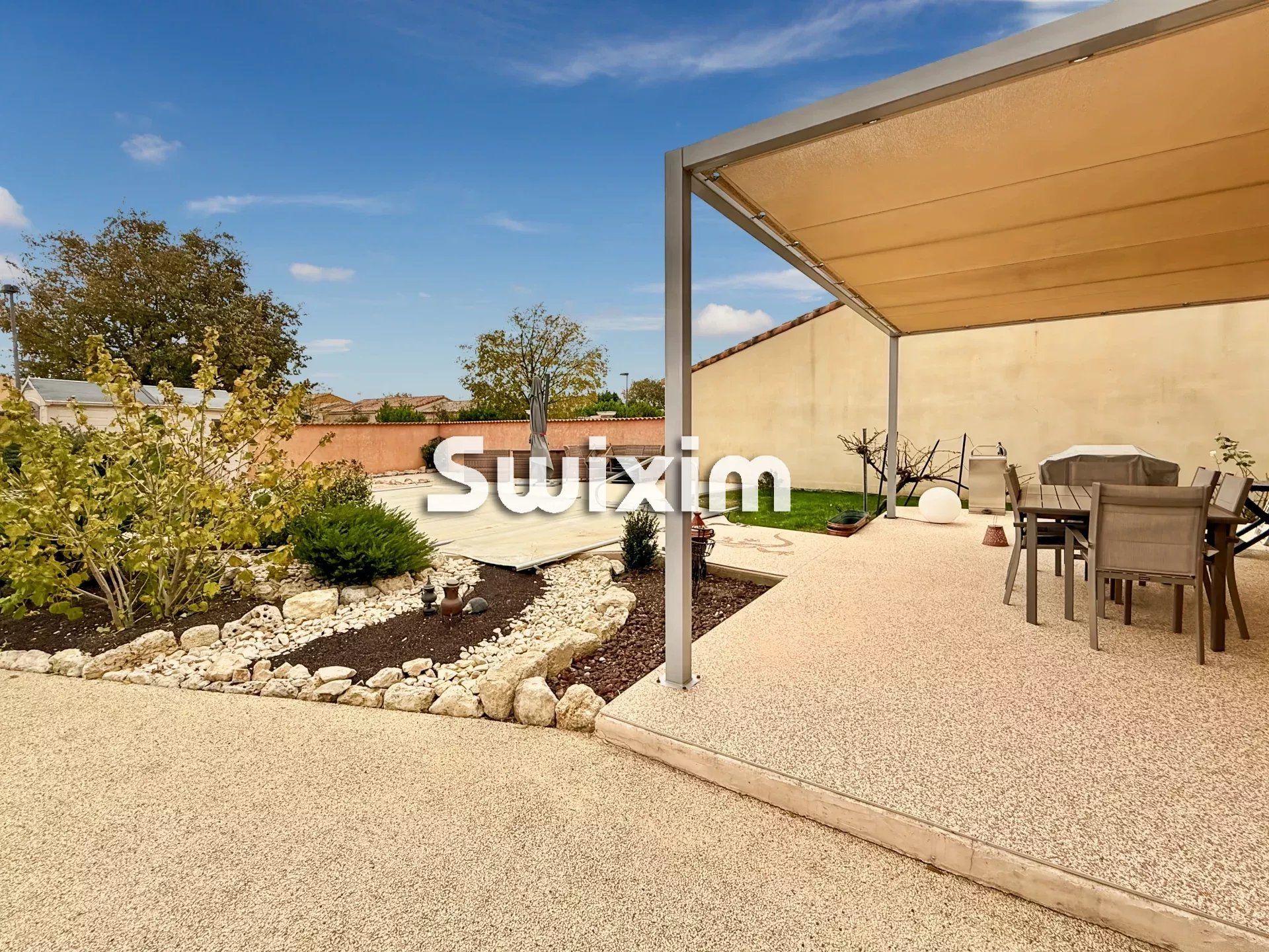 house 5 Rooms for sale on Pierrelatte (26700)