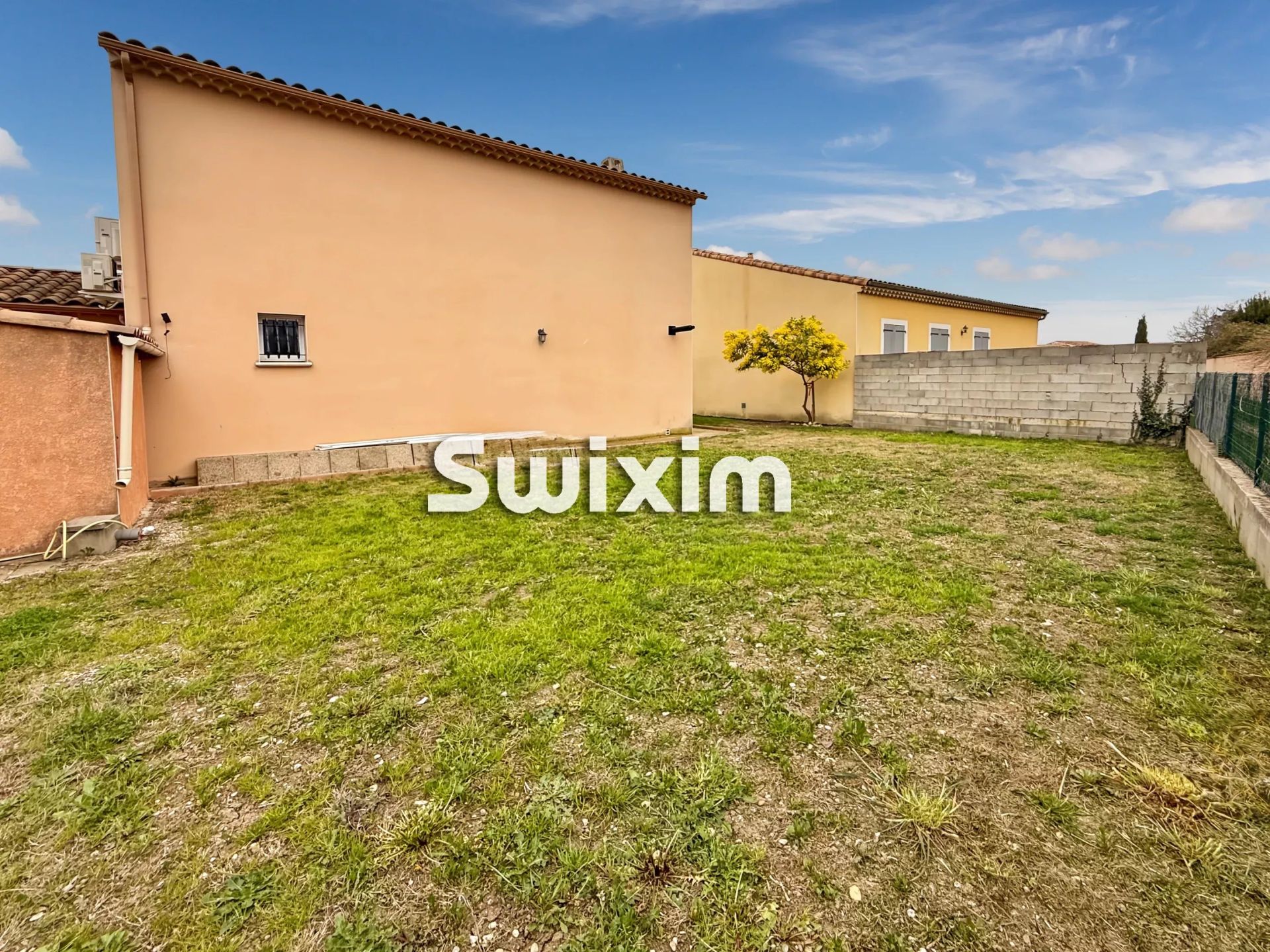 house 5 Rooms for sale on Pierrelatte (26700)