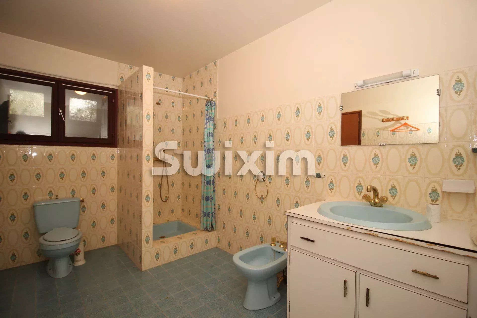 house 6 Rooms for sale on Divonne-les-Bains (01220)