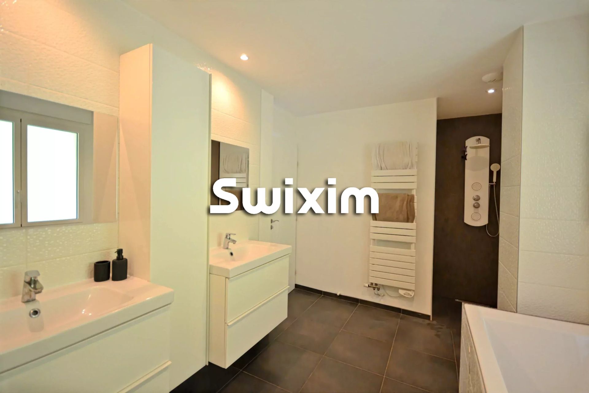 casa 5 Camere in vendita su Vaulx (74150)