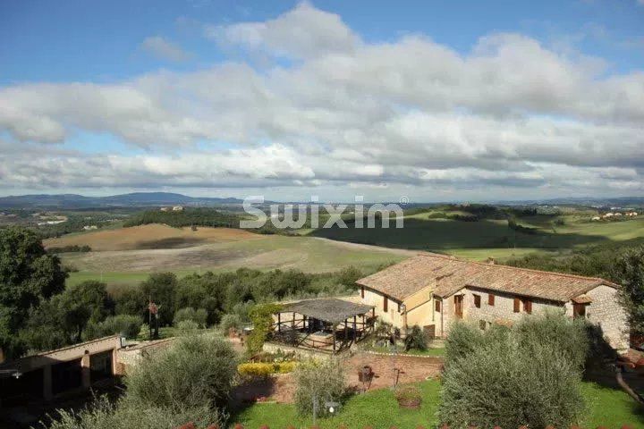 propriété 30 Pièces en vente sur Monteriggioni (53035)