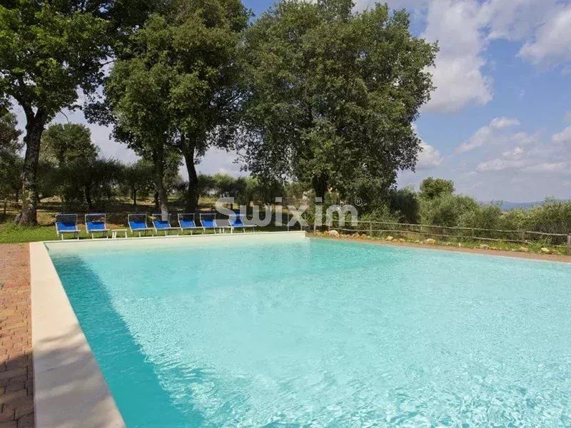 propriété 30 Pièces en vente sur Monteriggioni (53035)