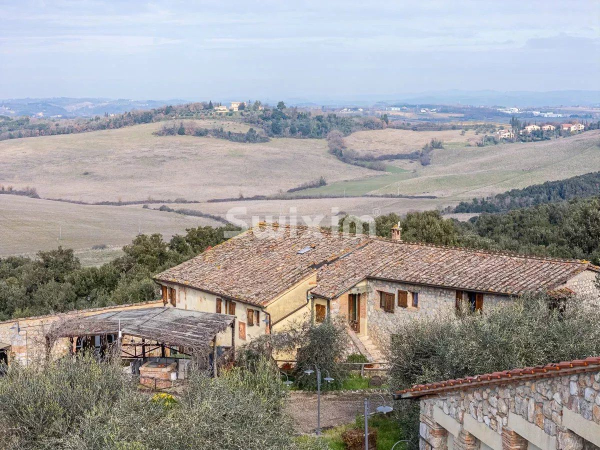 propriété 30 Pièces en vente sur Monteriggioni (53035)
