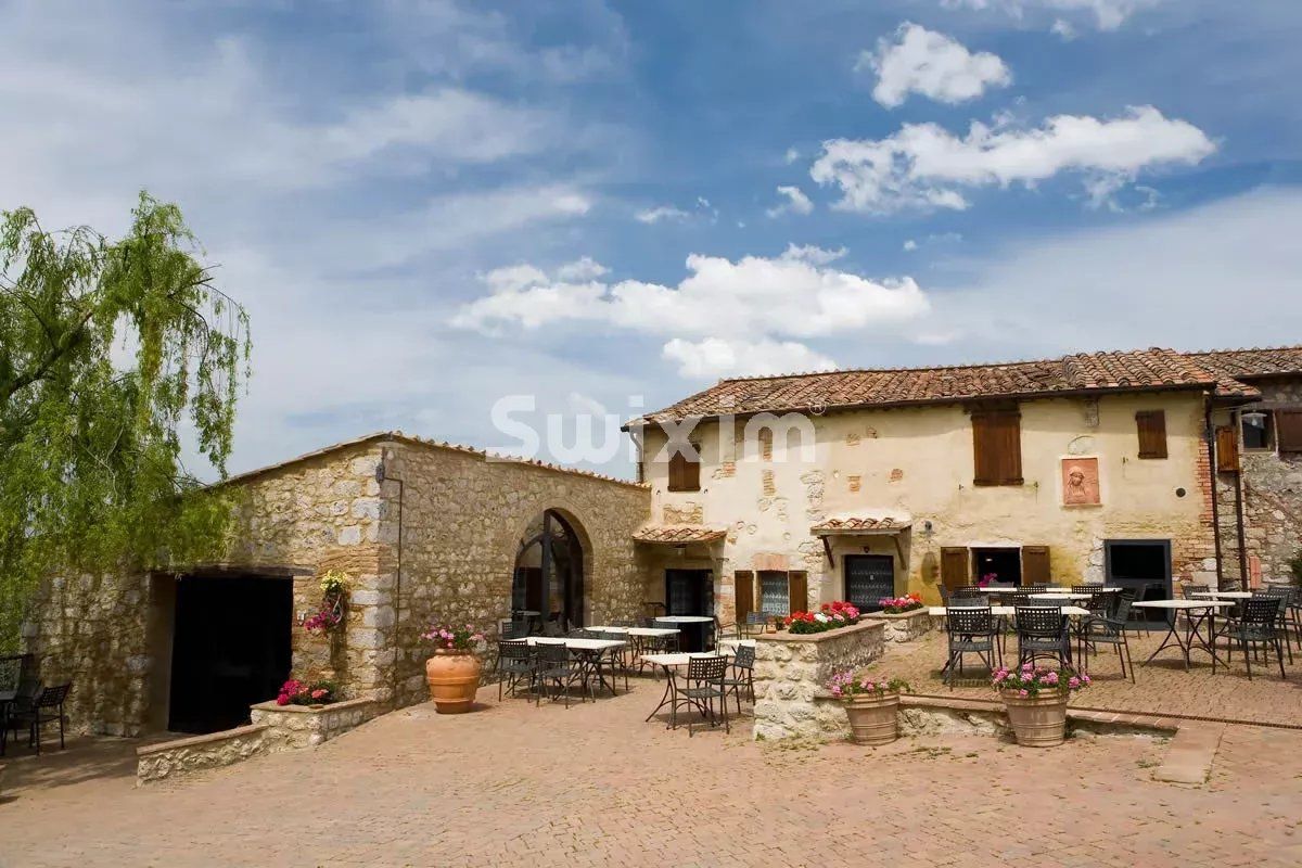 propriété 30 Pièces en vente sur Monteriggioni (53035)