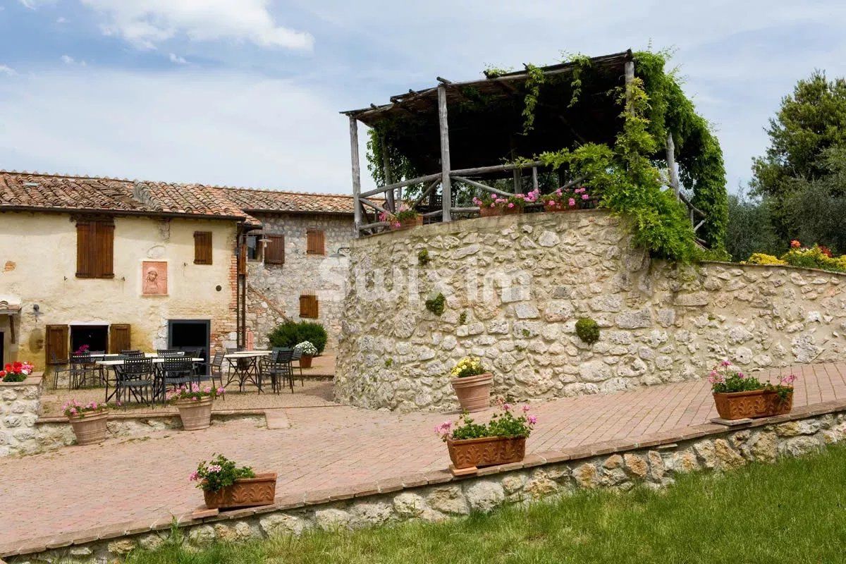 propriété 30 Pièces en vente sur Monteriggioni (53035)
