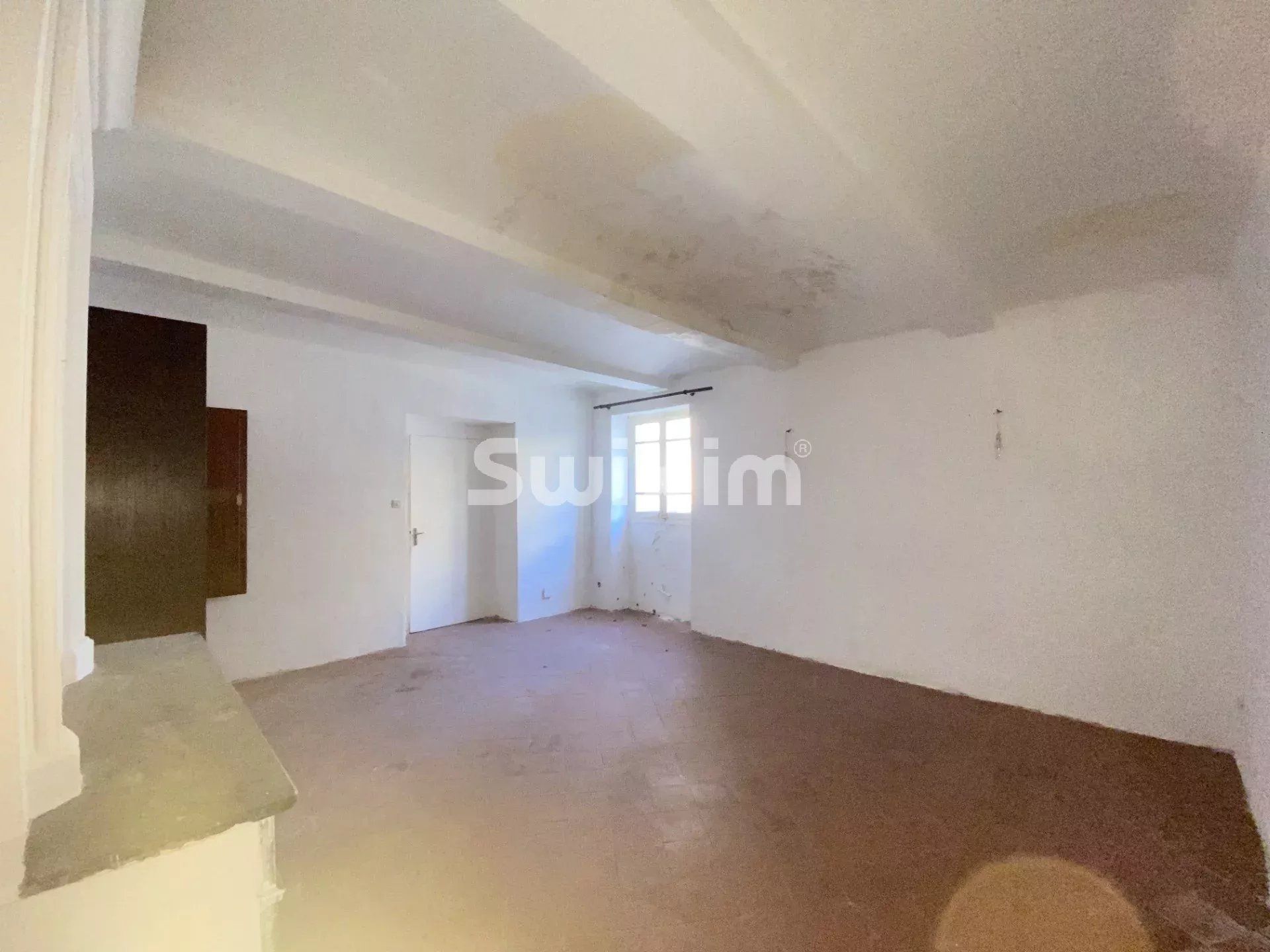 edificio 4 Salas en venta en Cavillargues (30330)