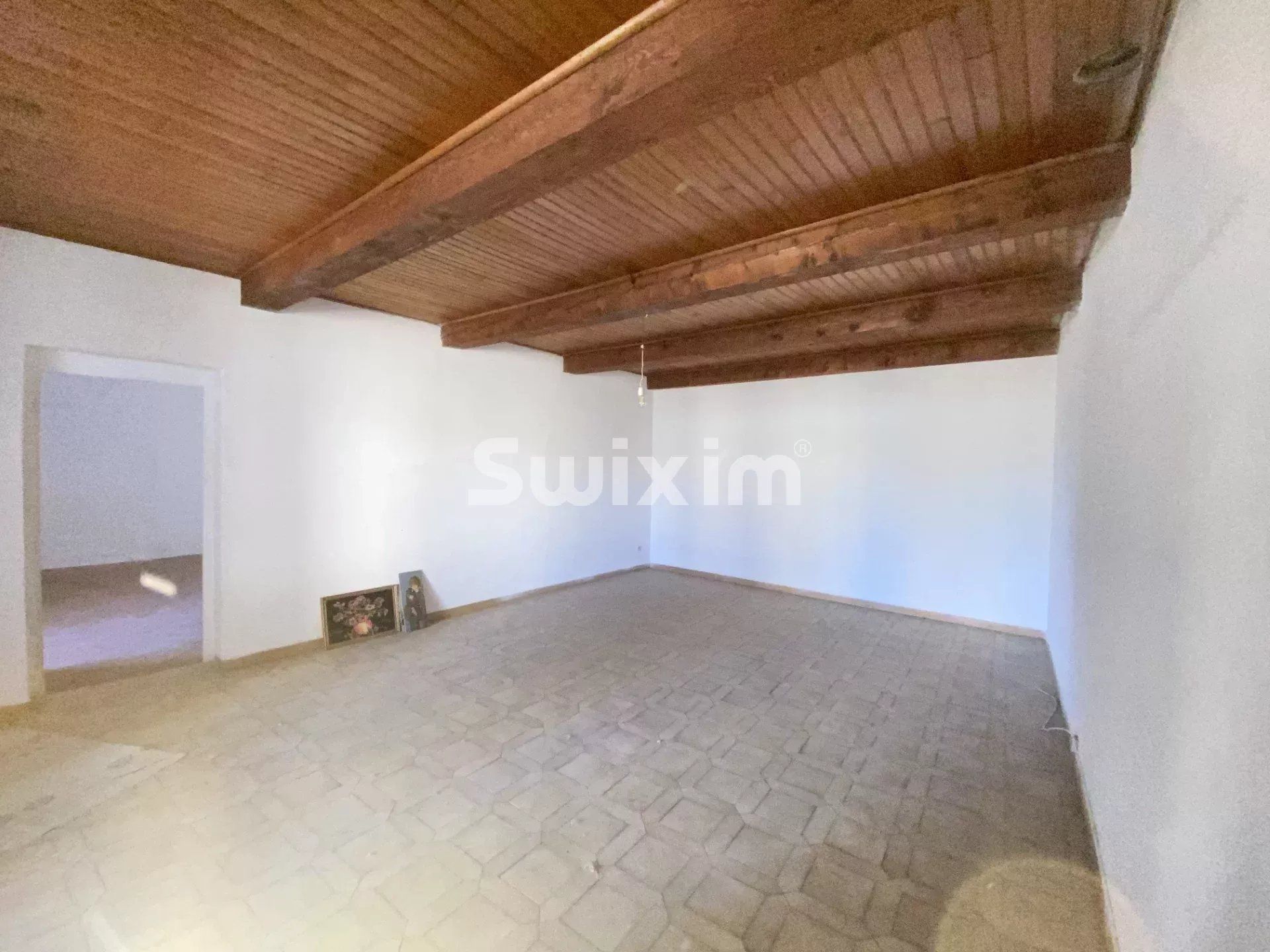 edificio 4 Salas en venta en Cavillargues (30330)