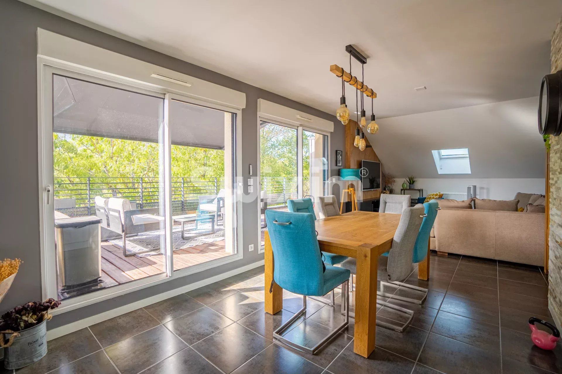 apartment 4 Rooms for sale on Chevry (01170)