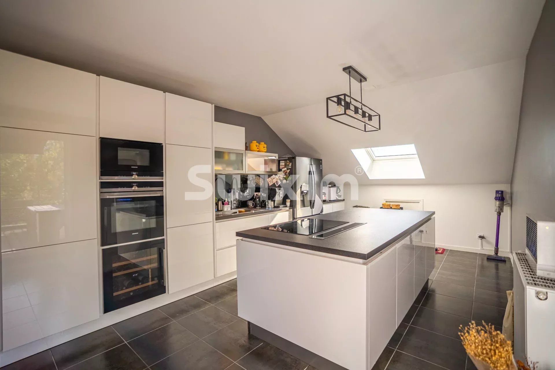 apartment 4 Rooms for sale on Chevry (01170)