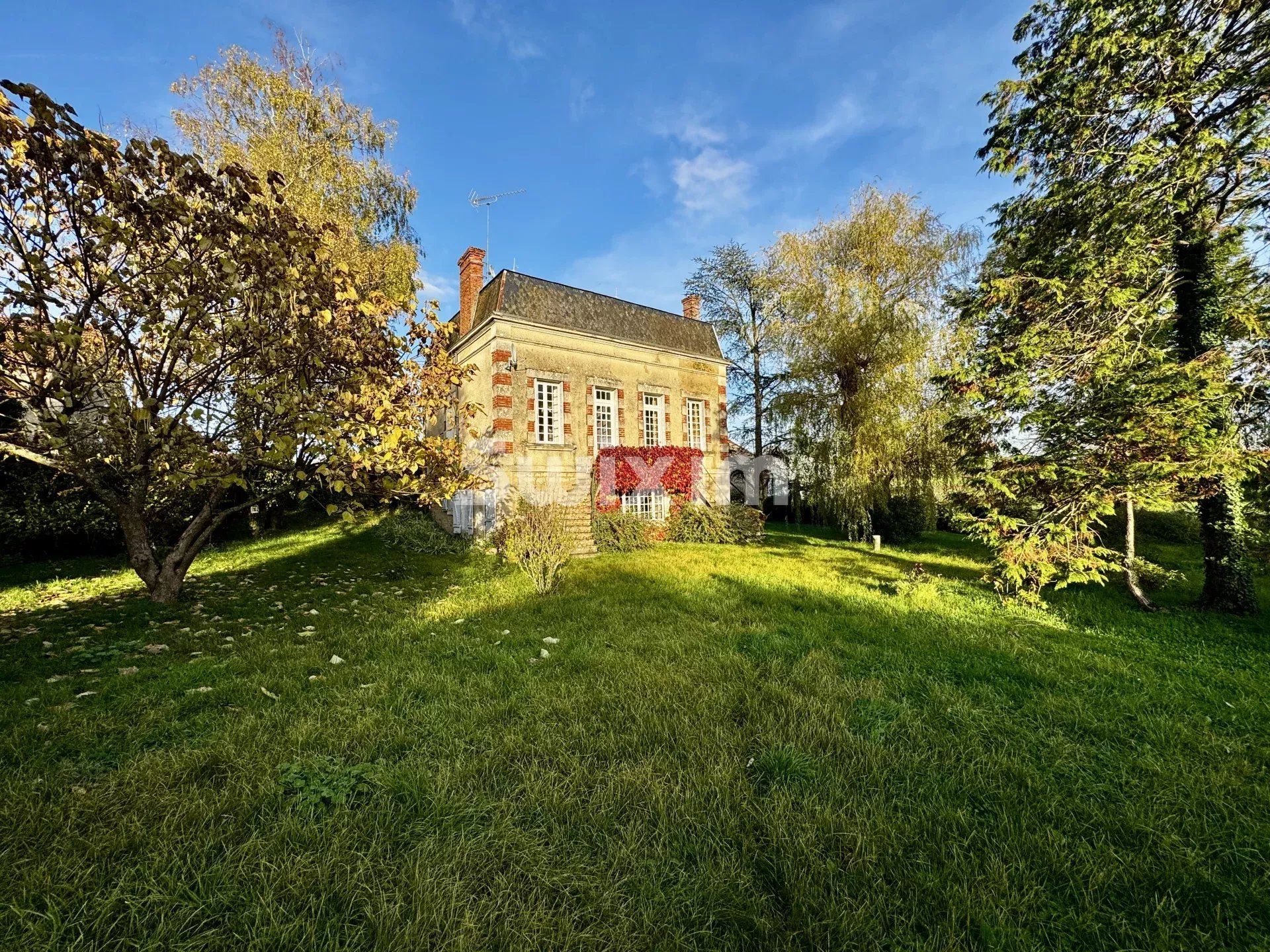 casa 5 Camere in vendita su Avallon (89200)