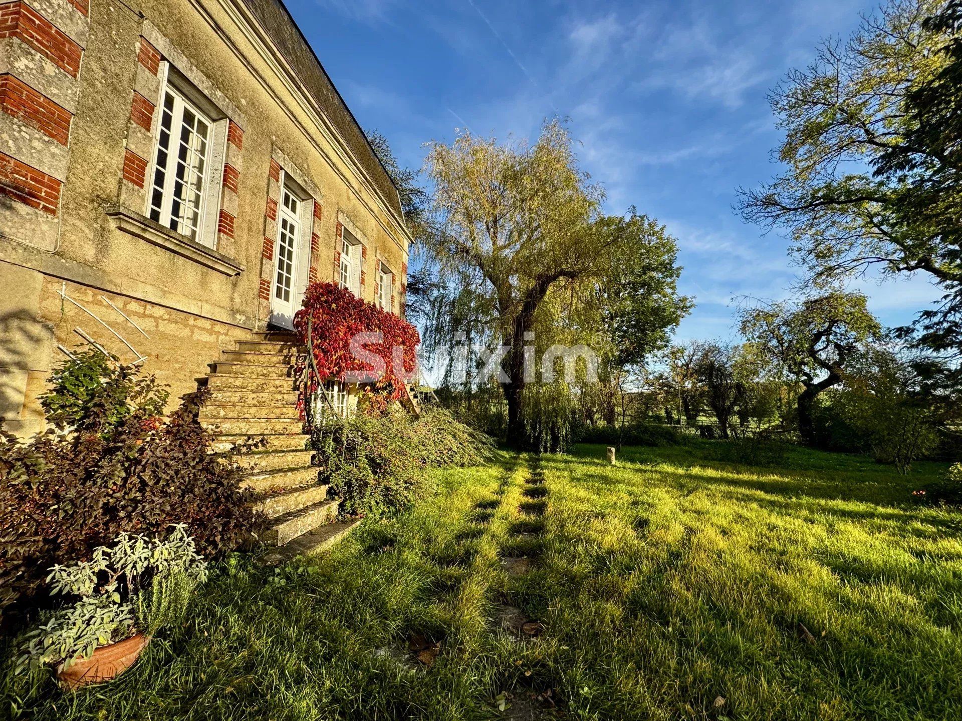 casa 5 Camere in vendita su Avallon (89200)