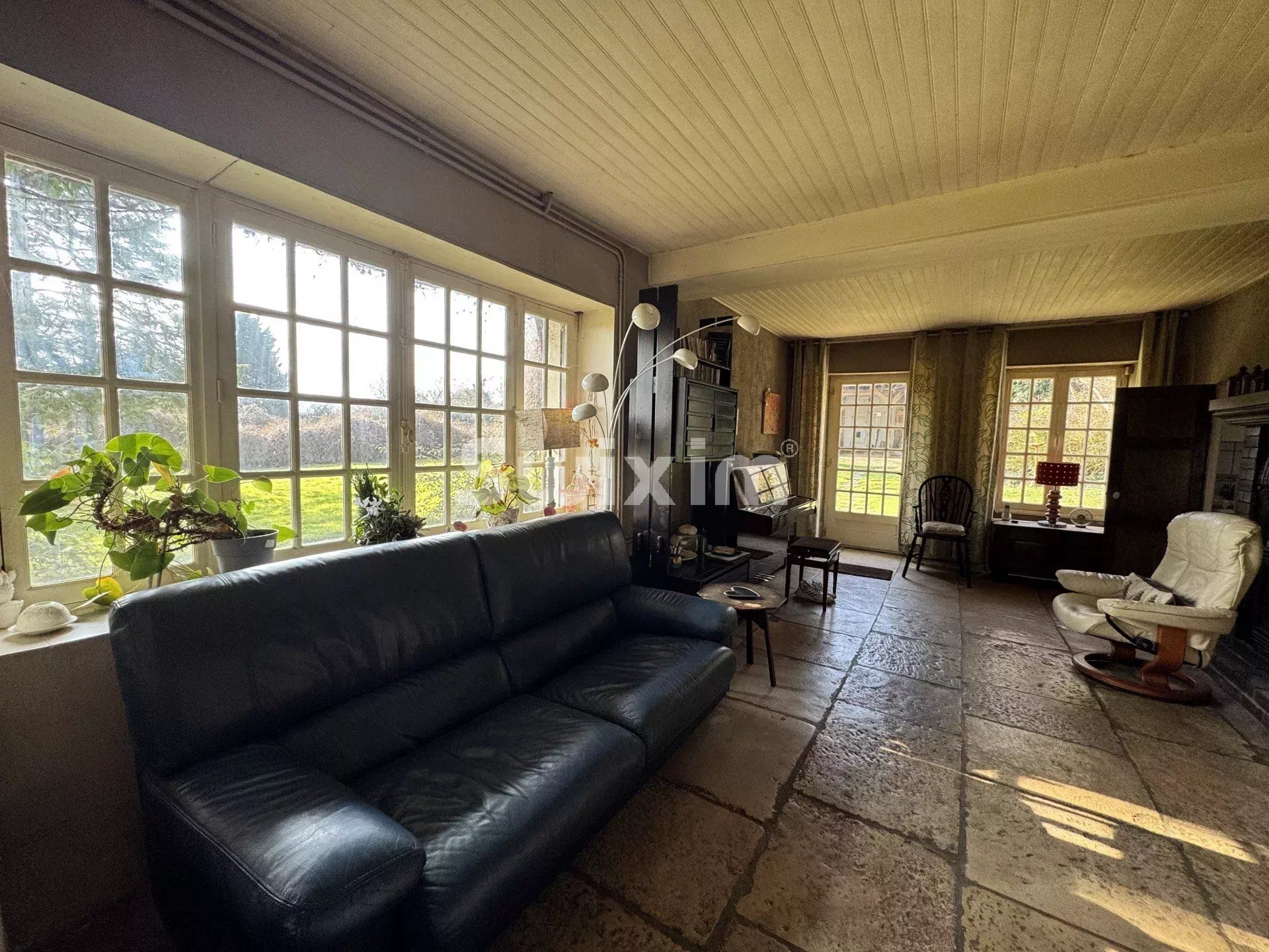 casa 5 Camere in vendita su Avallon (89200)