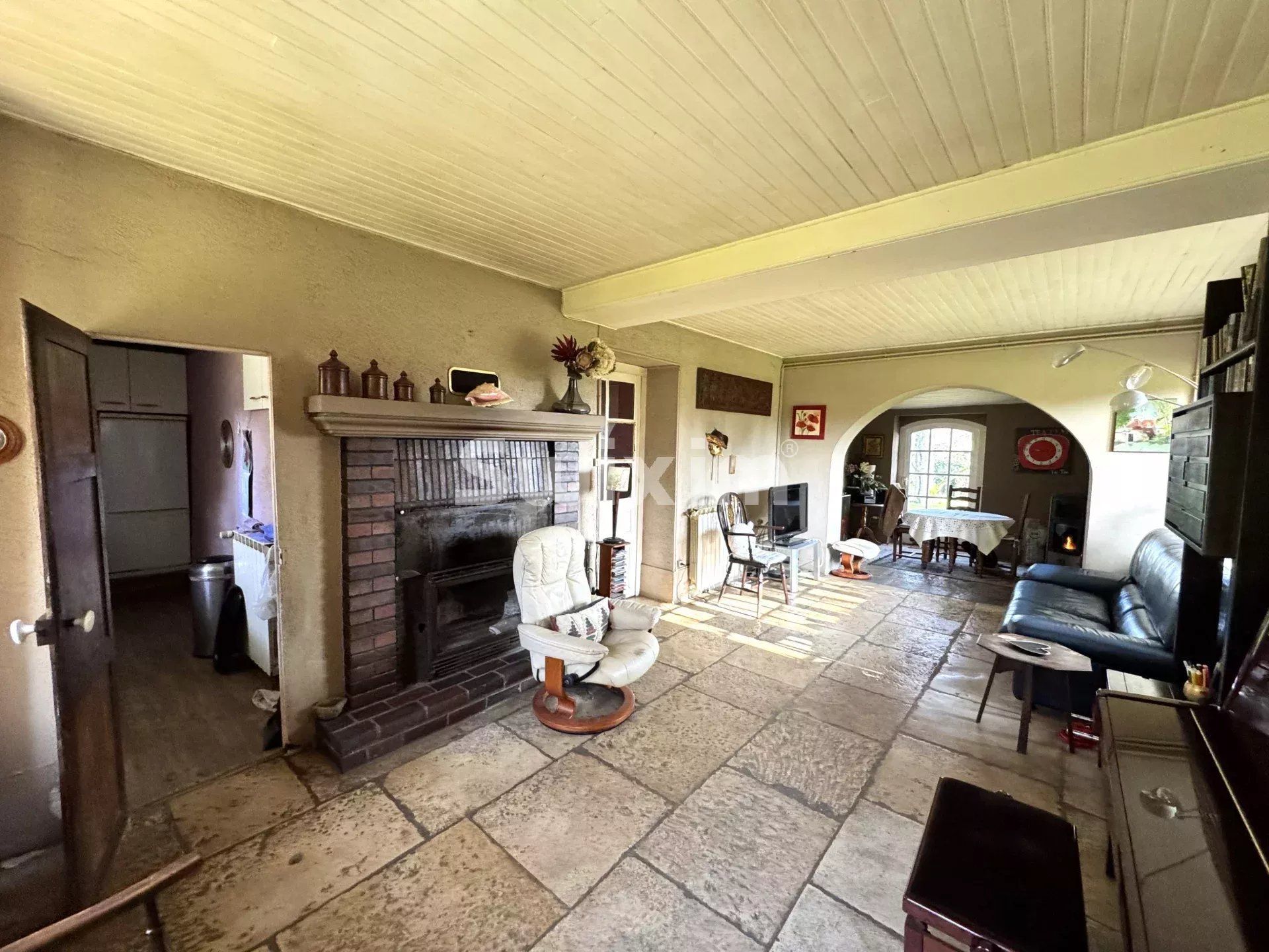 casa 5 Camere in vendita su Avallon (89200)