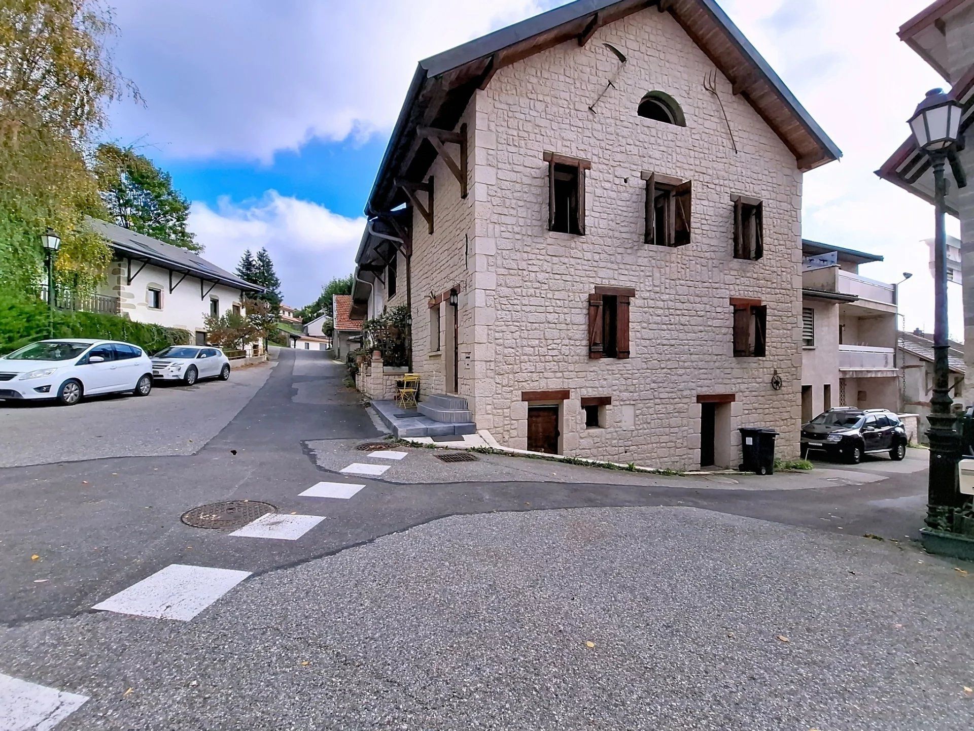 casa 4 Camere in vendita su Léaz (01200)