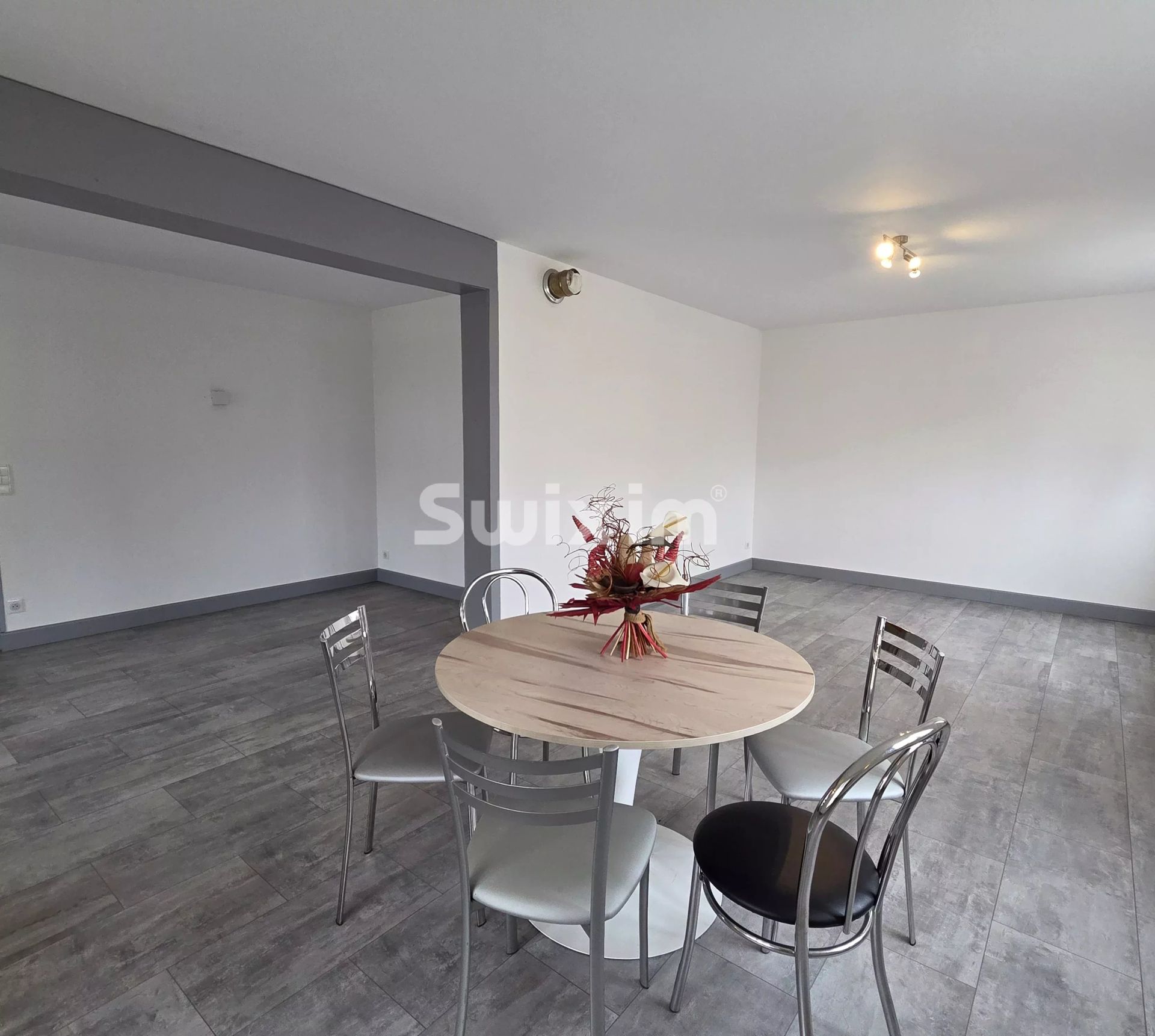 casa 11 Camere in vendita su Fay-en-Montagne (39800)