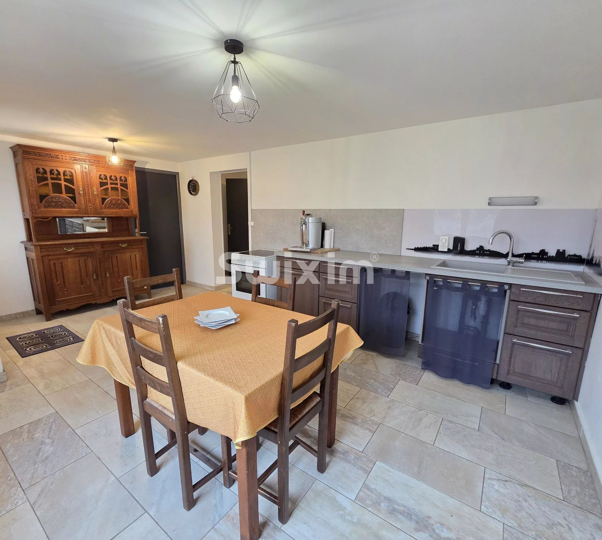 casa 11 Camere in vendita su Fay-en-Montagne (39800)