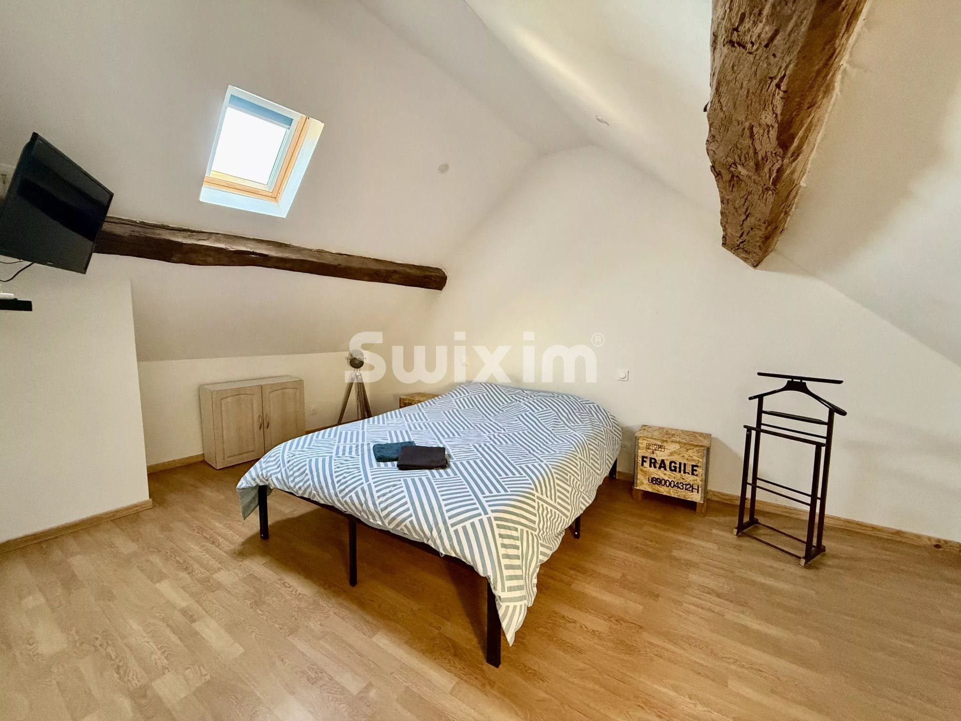 house 5 Rooms for sale on Marmeaux (89420)