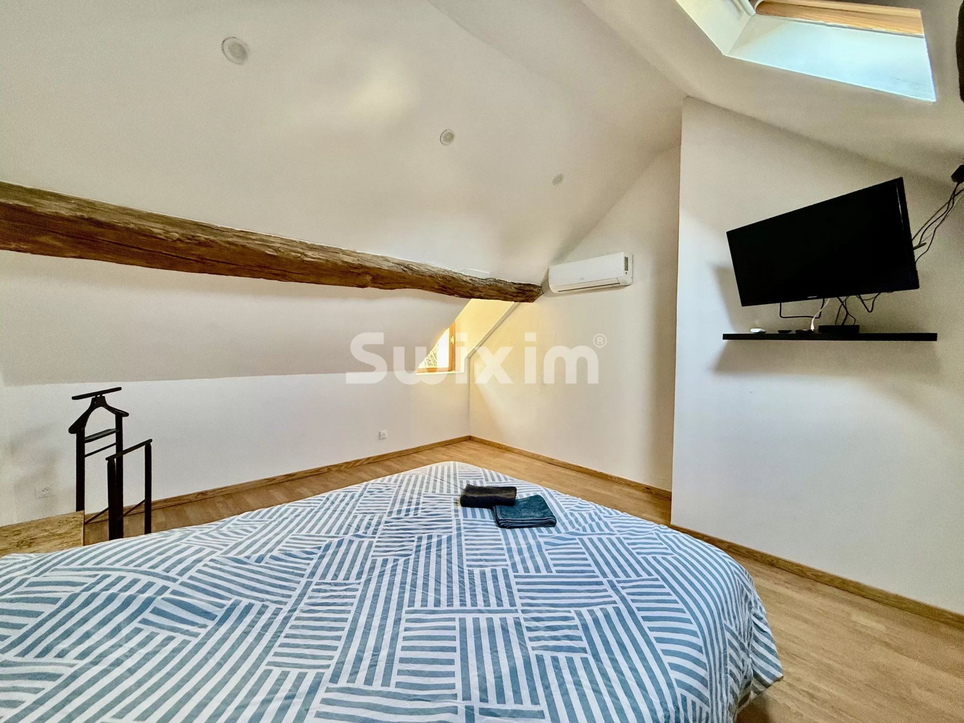 house 5 Rooms for sale on Marmeaux (89420)