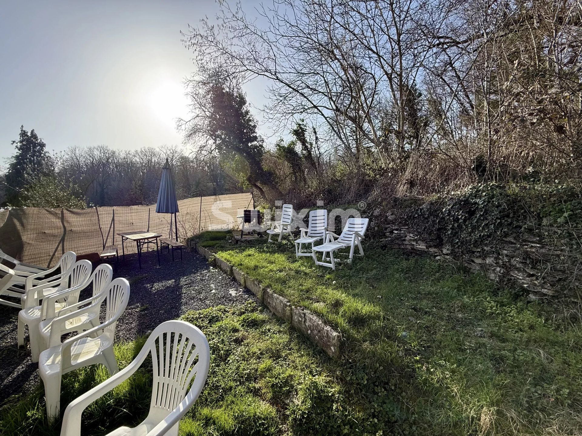 house 5 Rooms for sale on Marmeaux (89420)