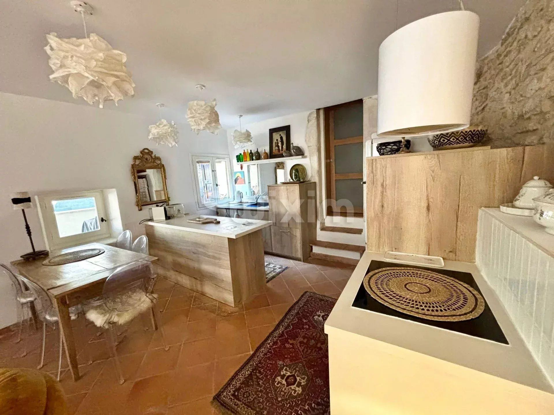 house 3 Rooms for sale on Uzès (30700)