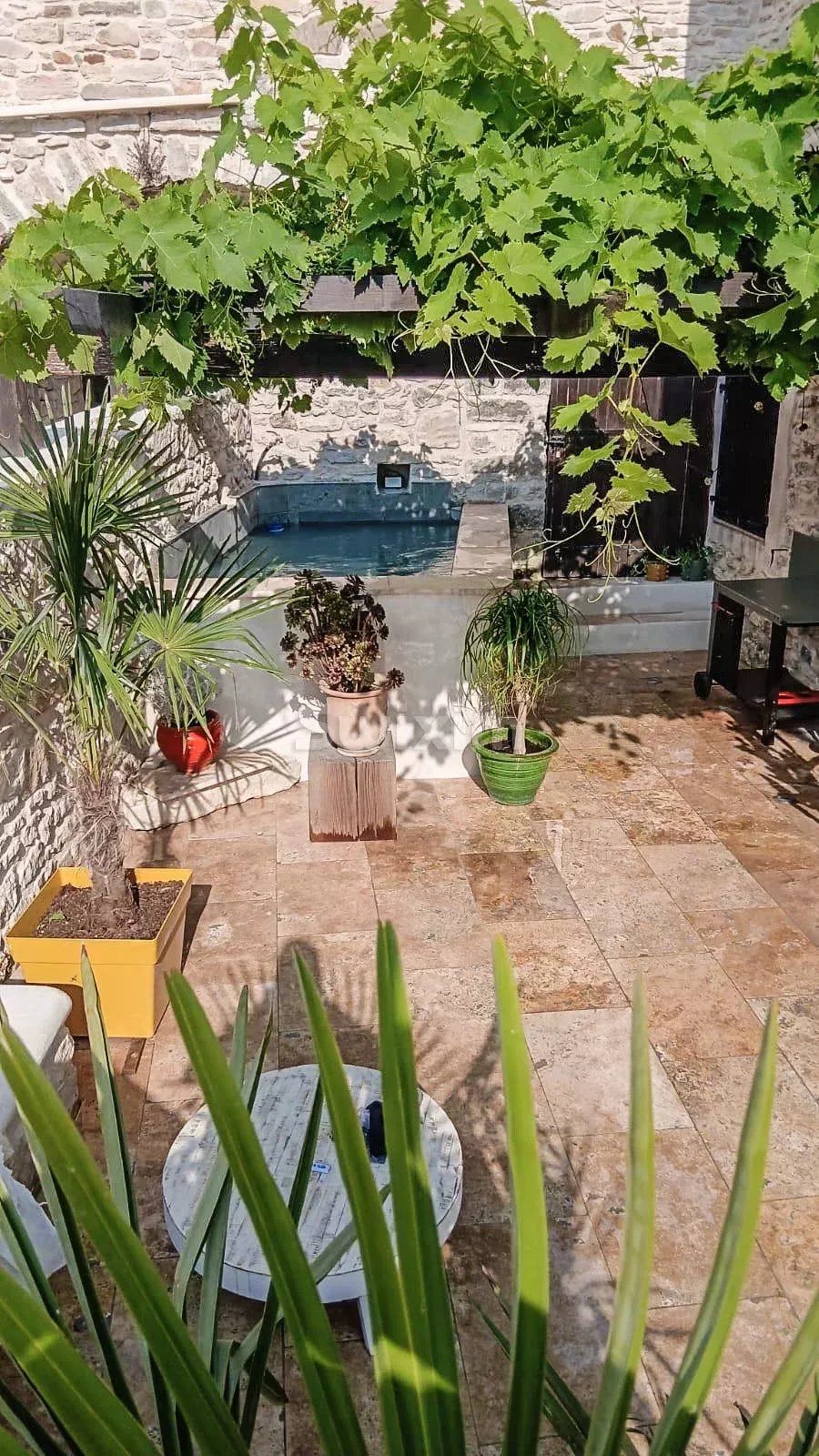 house 3 Rooms for sale on Uzès (30700)