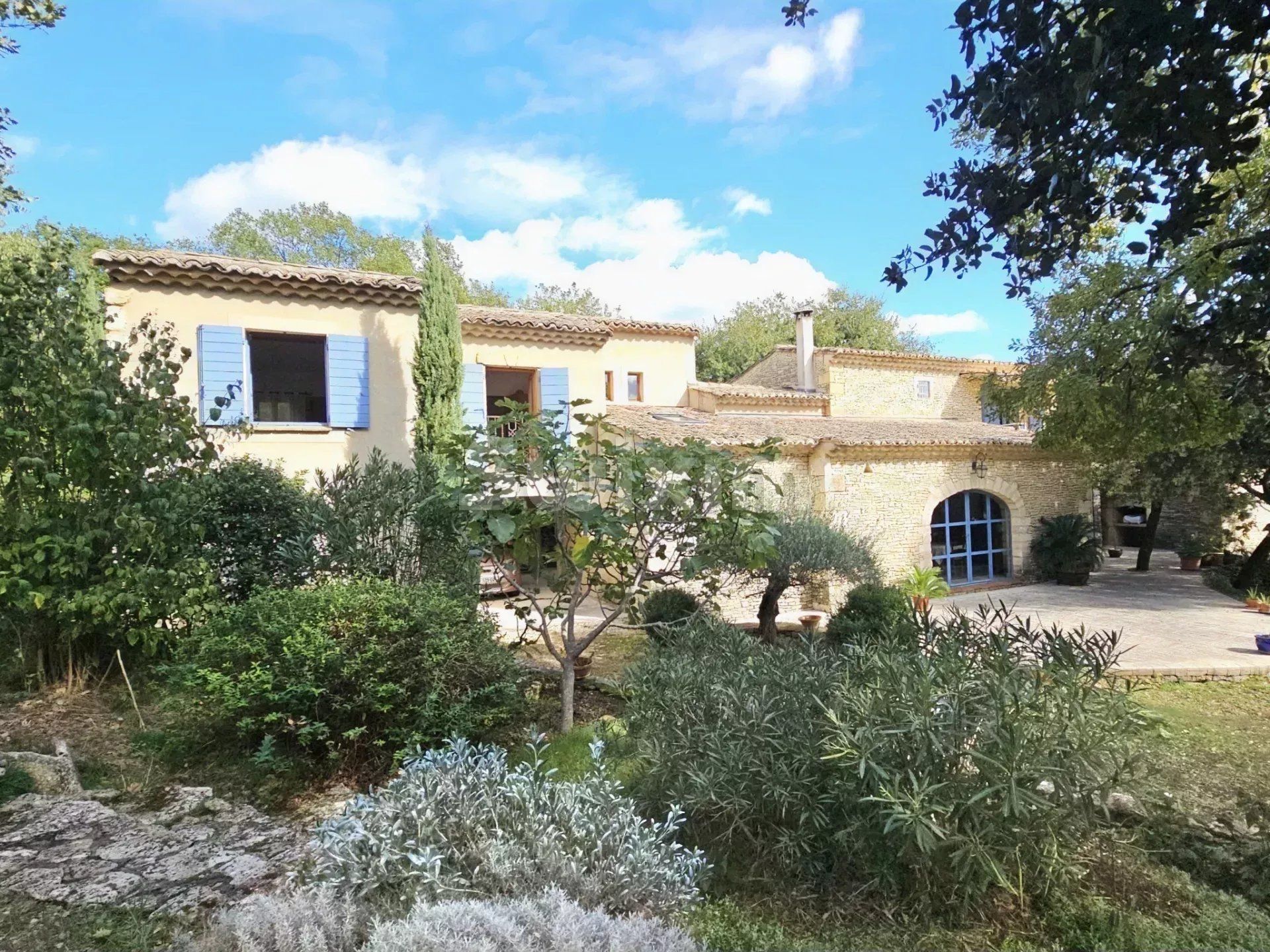 casa 5 Camere in vendita su Castillon-du-Gard (30210)
