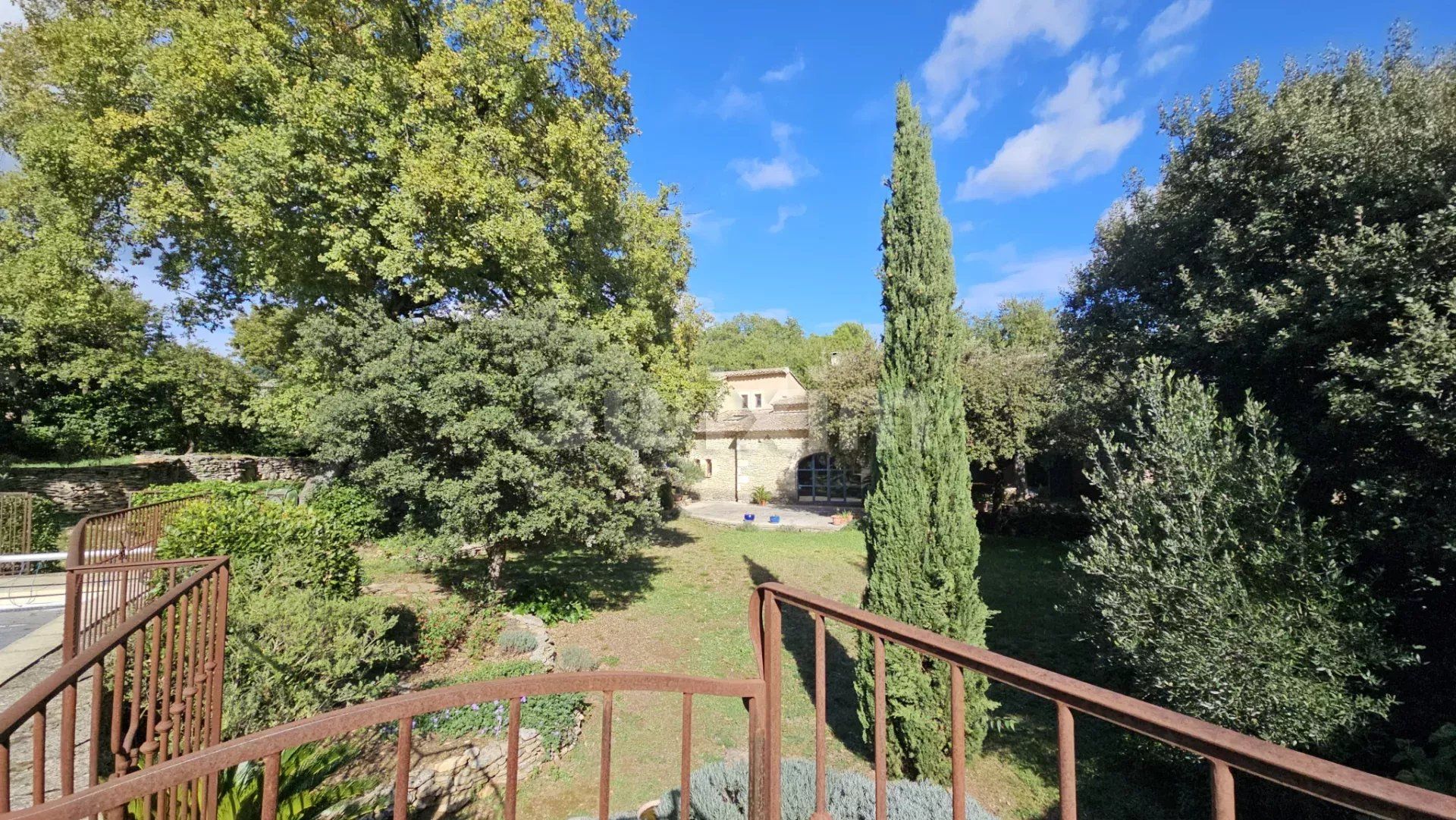 casa 5 Camere in vendita su Castillon-du-Gard (30210)