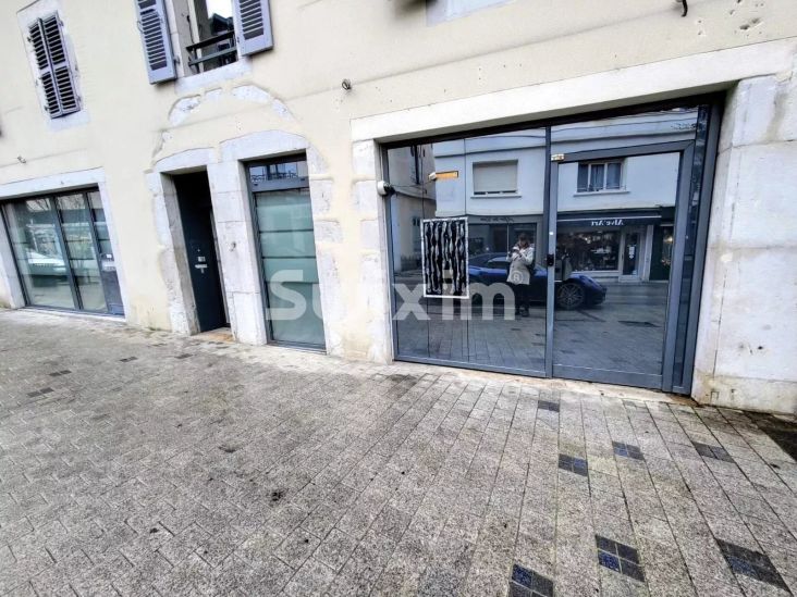 Rental Commercial local Divonne-les-Bains 140&nbsp;m²