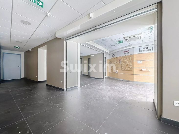 Rental Commercial local Divonne-les-Bains 140&nbsp;m²