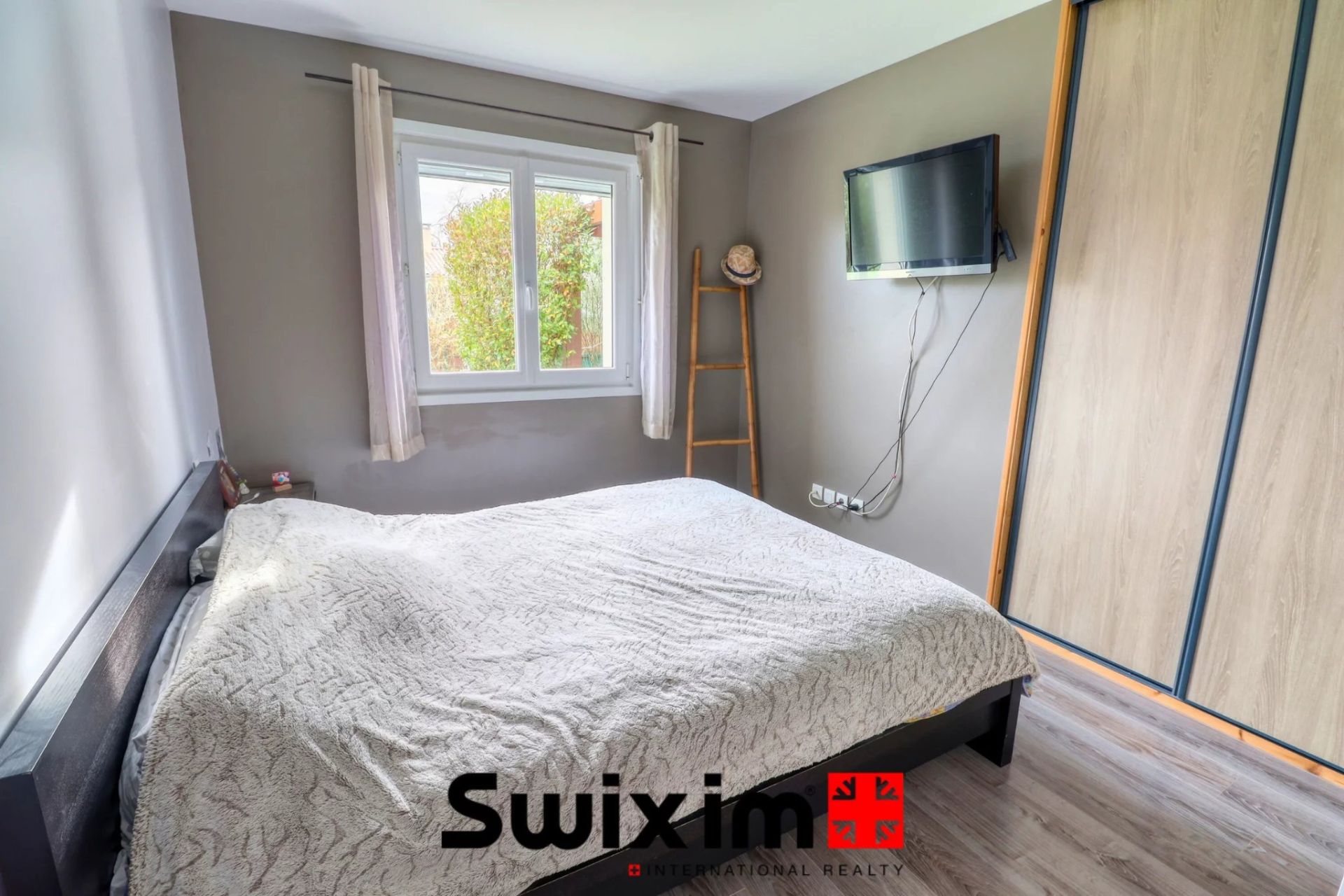 house 6 Rooms for sale on Ludon-Médoc (33290)