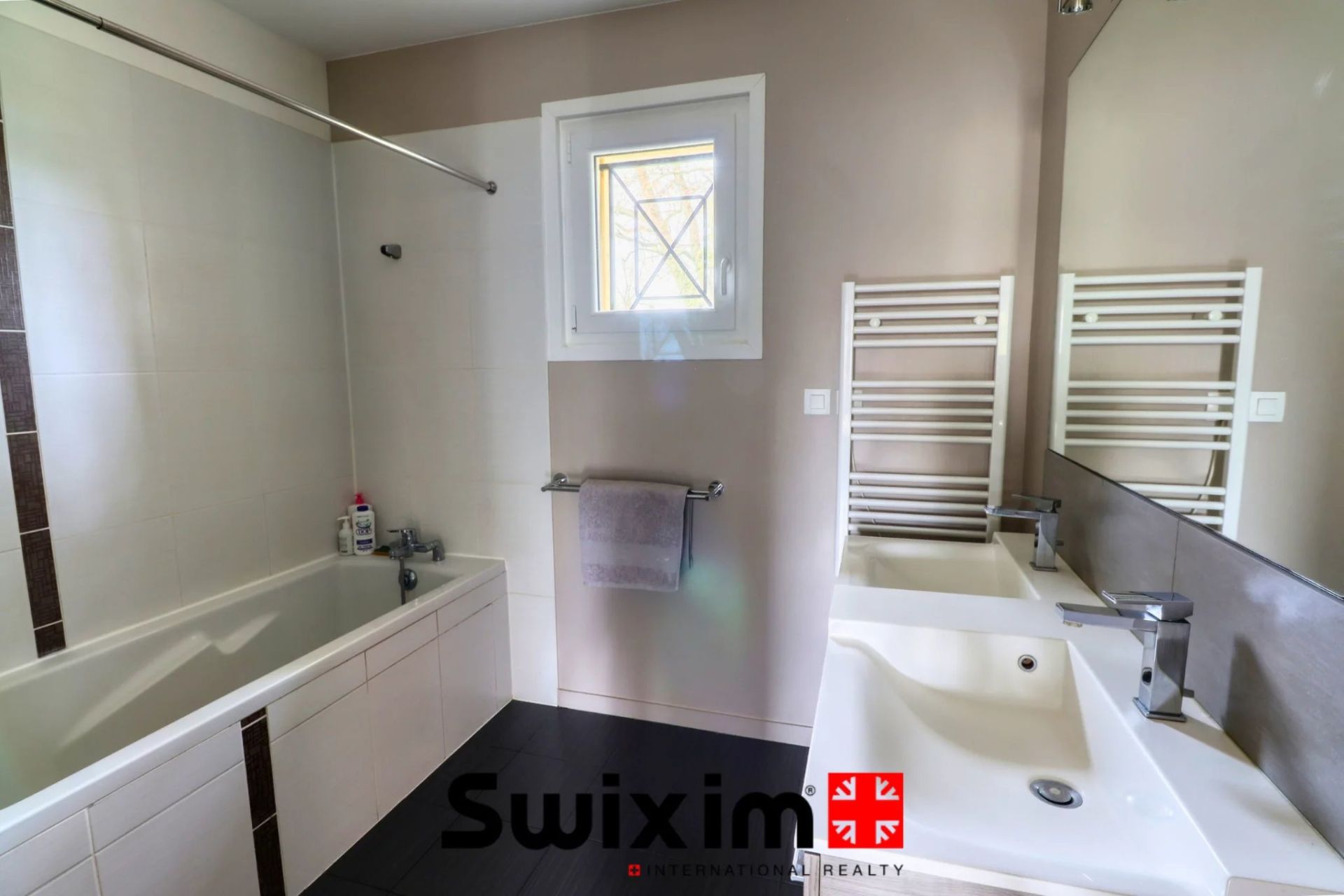 house 6 Rooms for sale on Ludon-Médoc (33290)