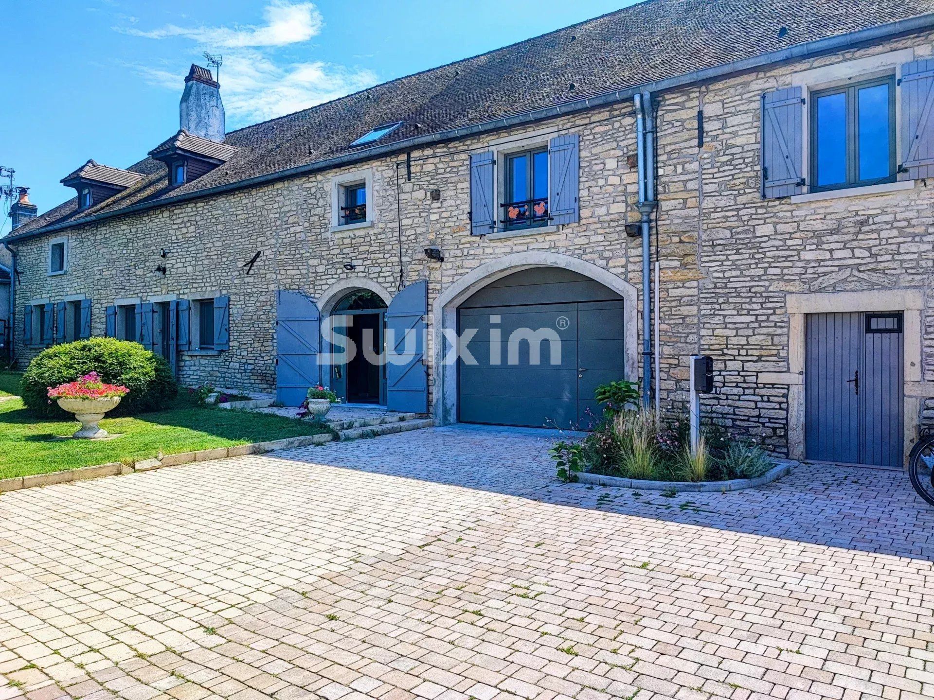 house 15 Rooms for sale on Beaune (21200)