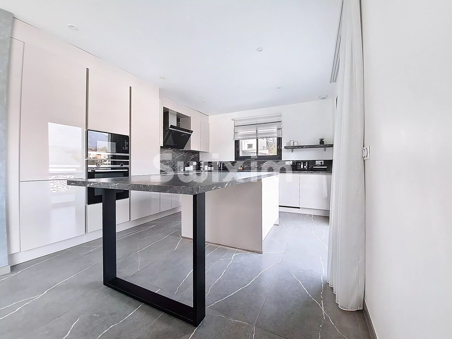 casa 6 Camere in vendita su Valserhône (01200)