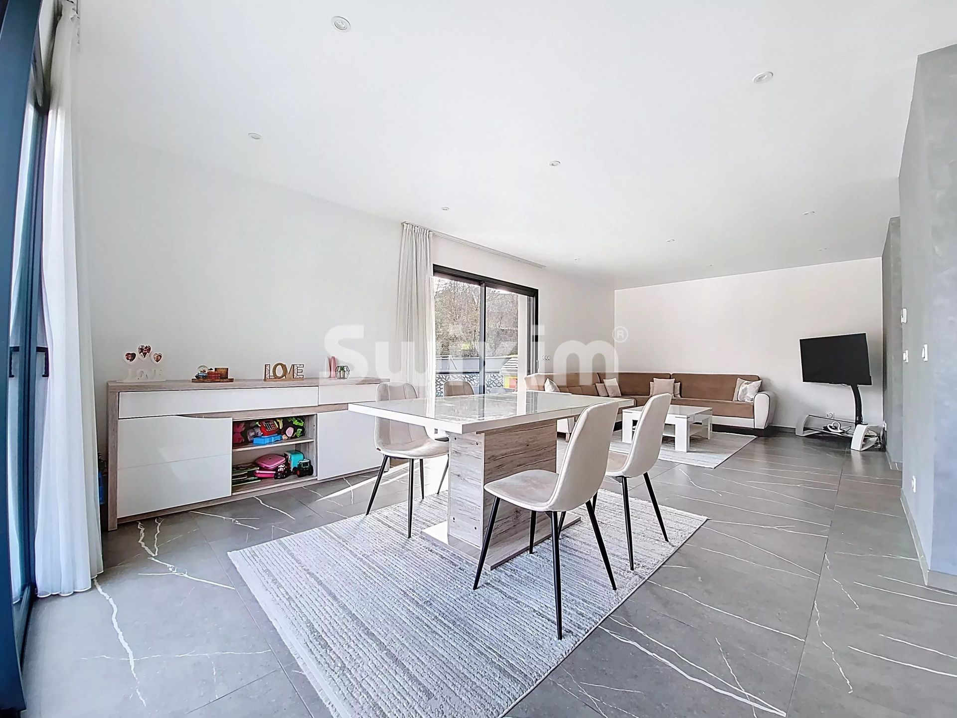 casa 6 Camere in vendita su Valserhône (01200)