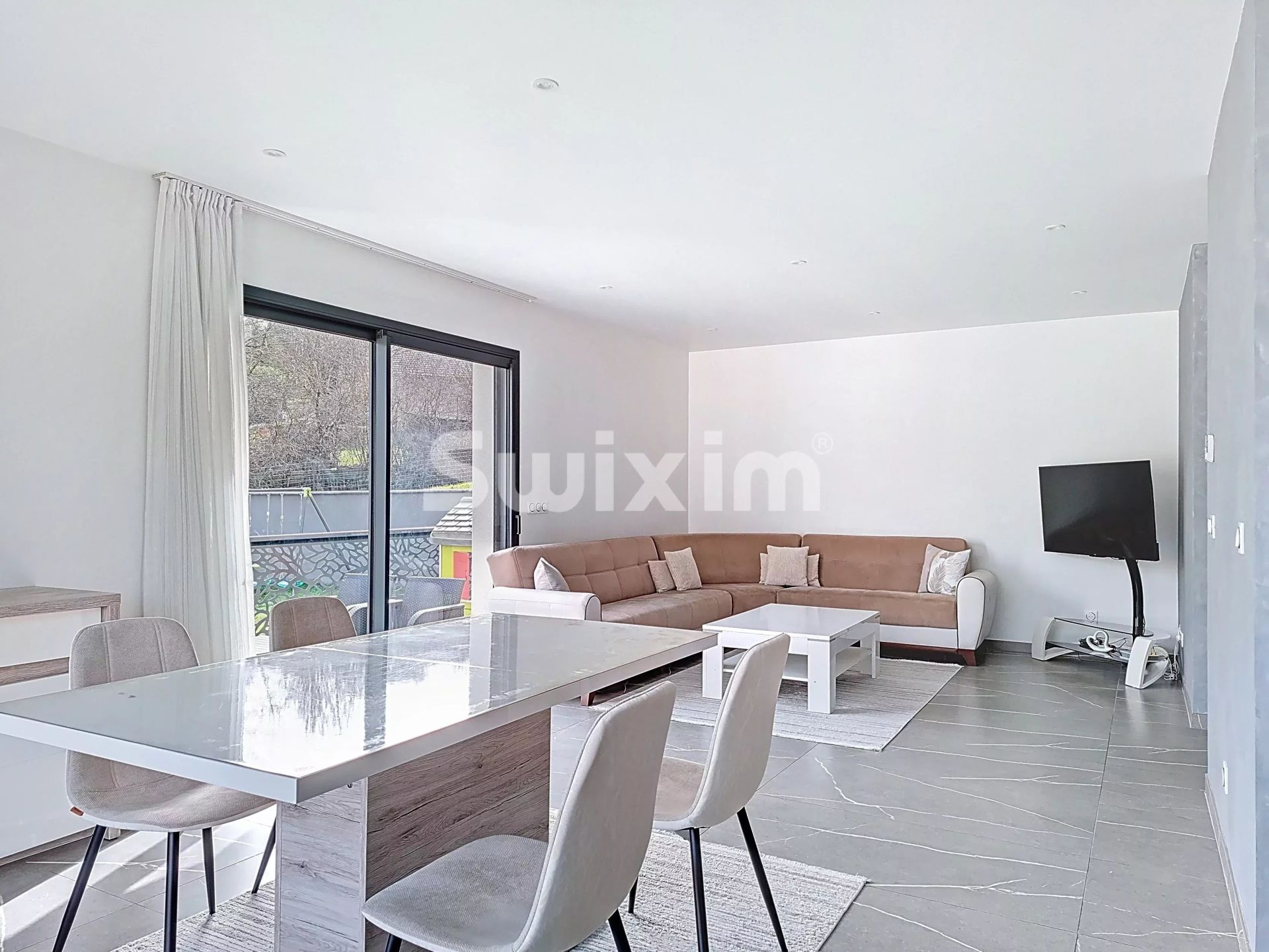 casa 6 Camere in vendita su Valserhône (01200)