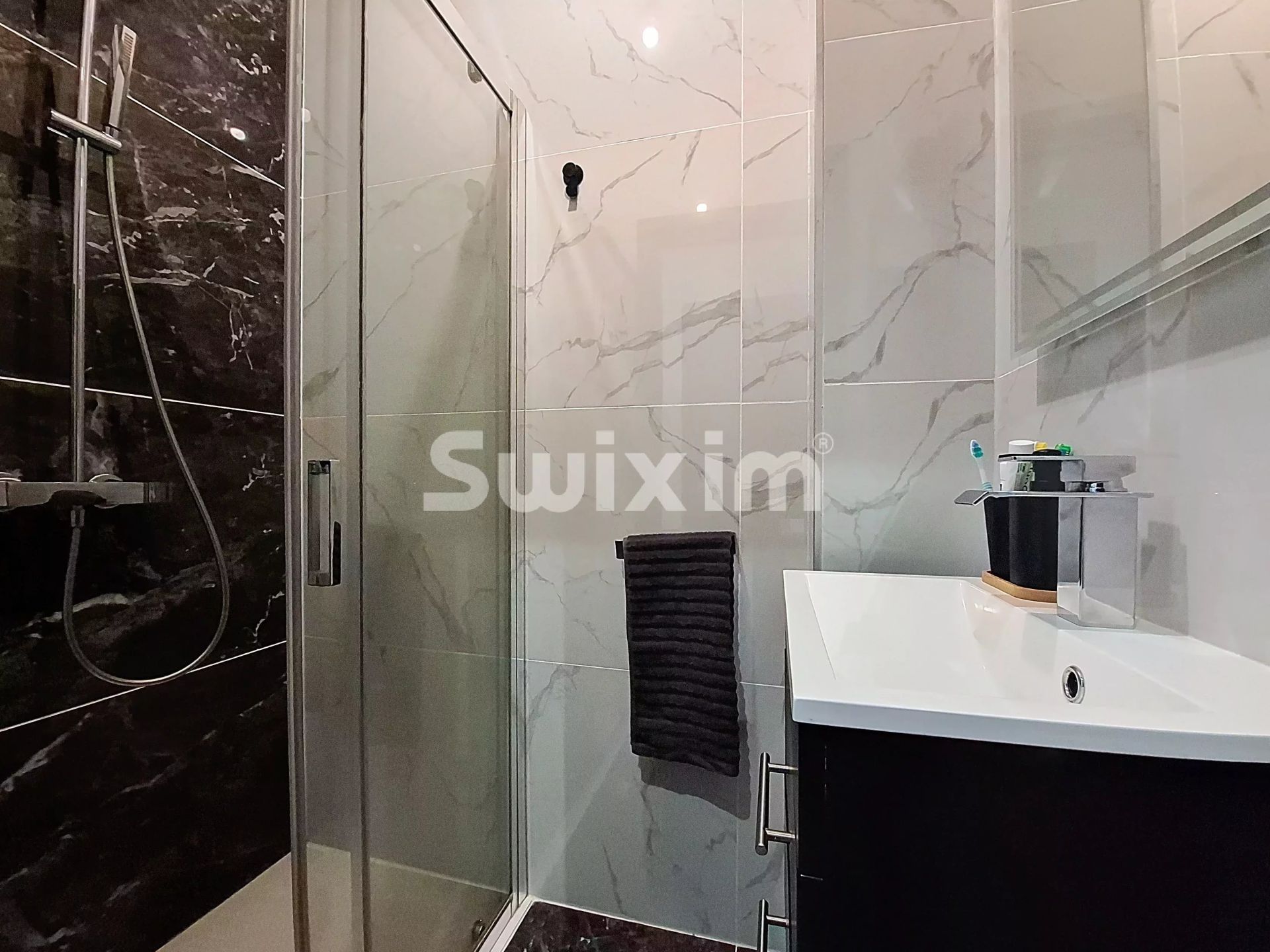 casa 6 Camere in vendita su Valserhône (01200)