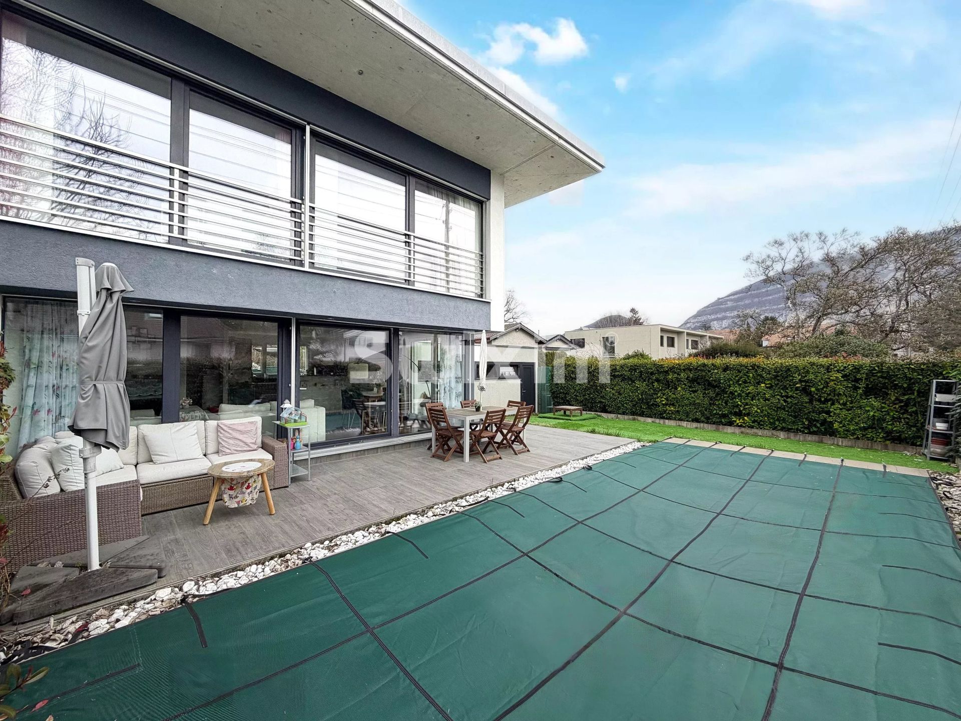 house 5 Rooms for sale on Vessy (1234)