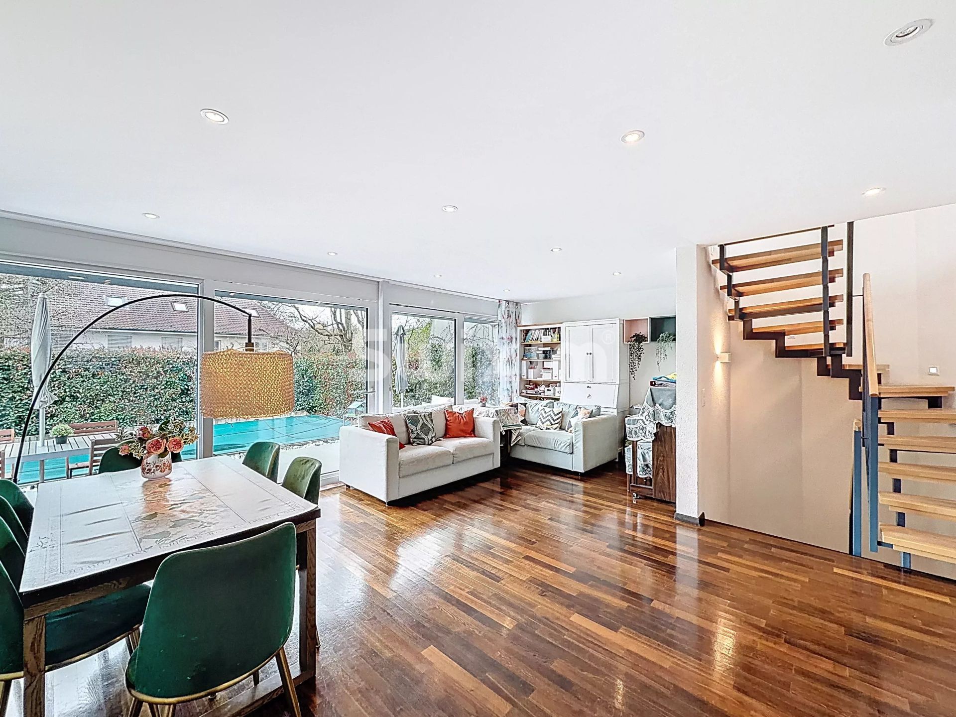 house 5 Rooms for sale on Vessy (1234)