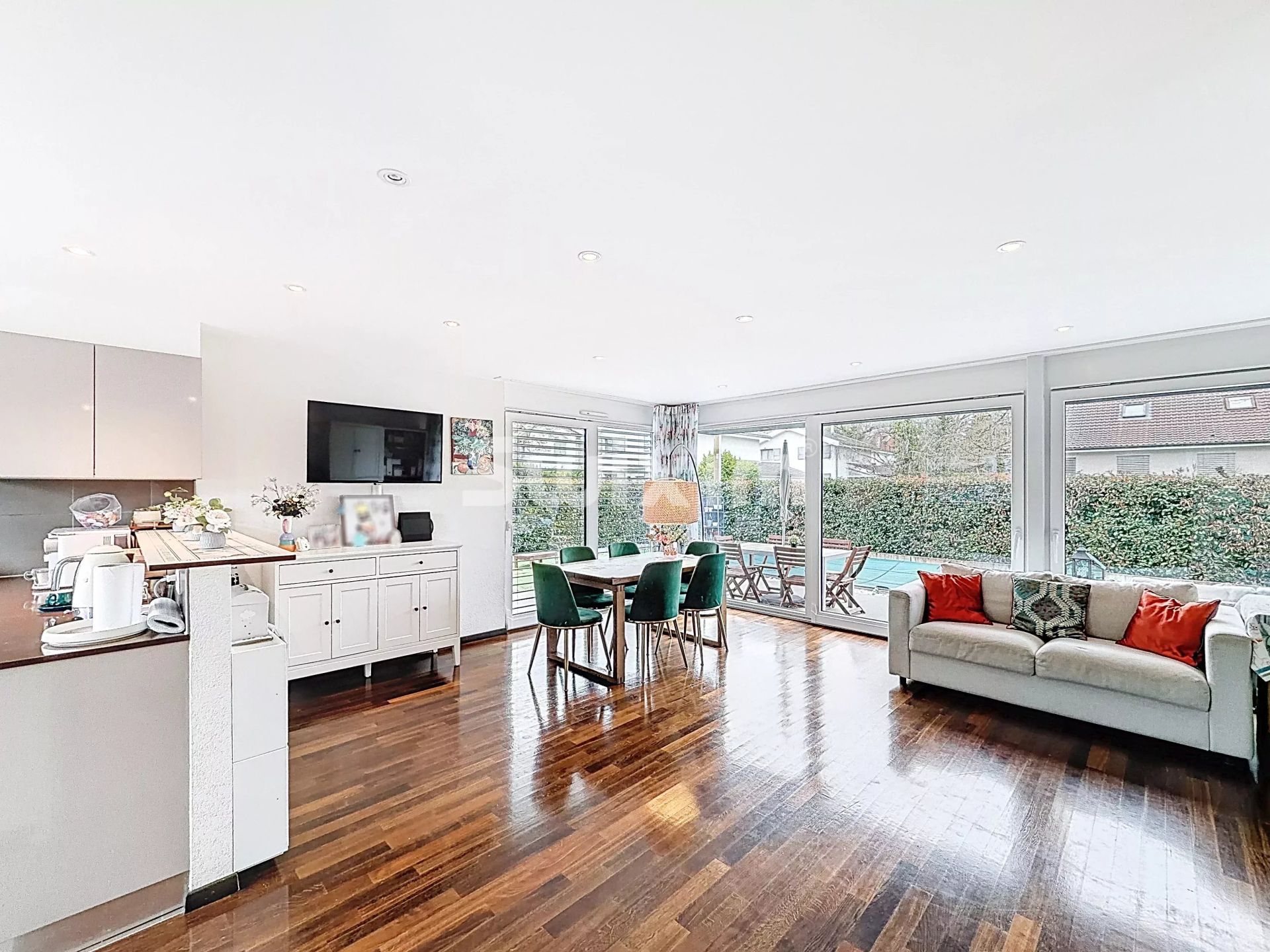 house 5 Rooms for sale on Vessy (1234)