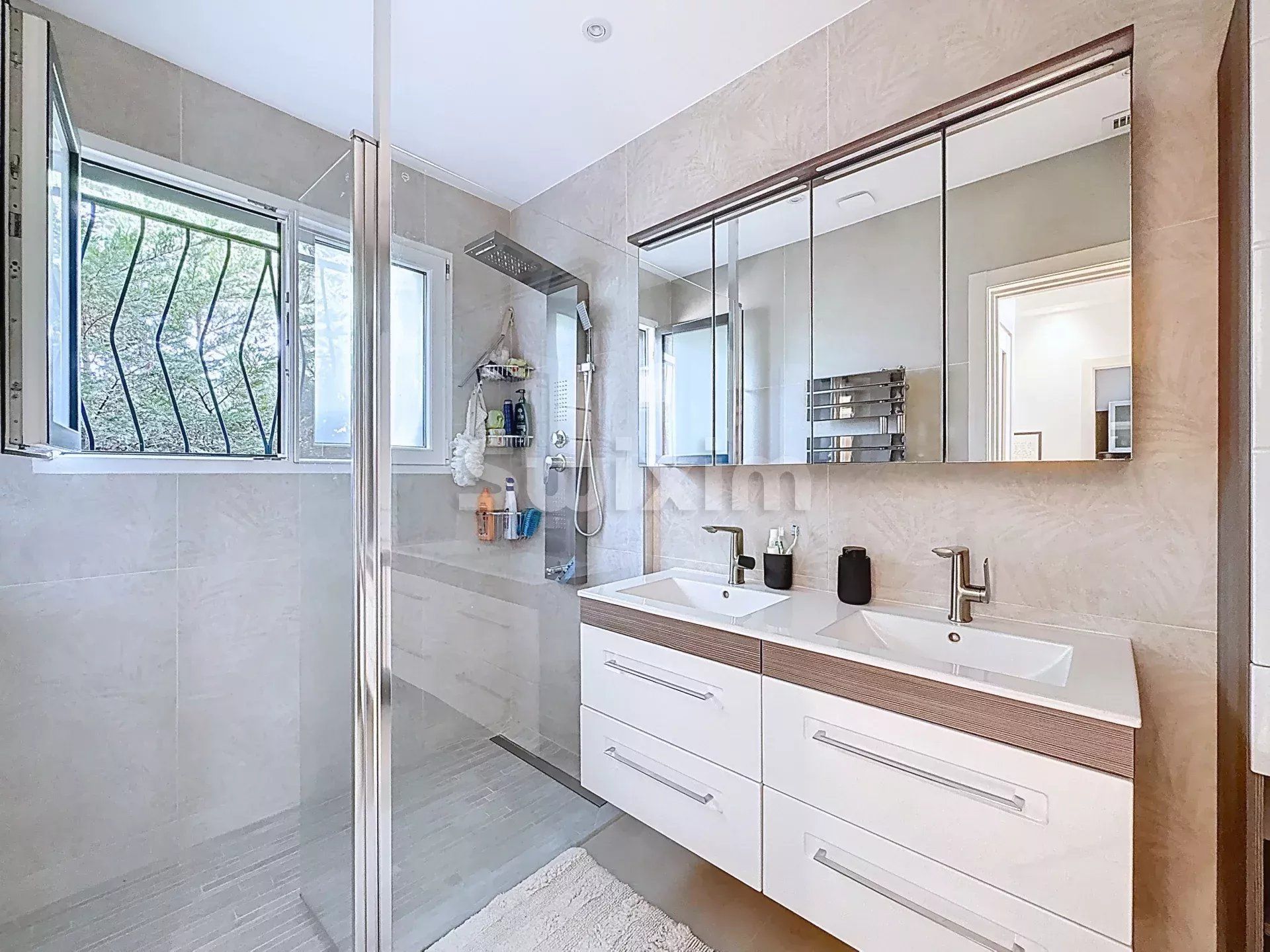 house 6 Rooms for sale on Sainte-Foy-lès-Lyon (69110)